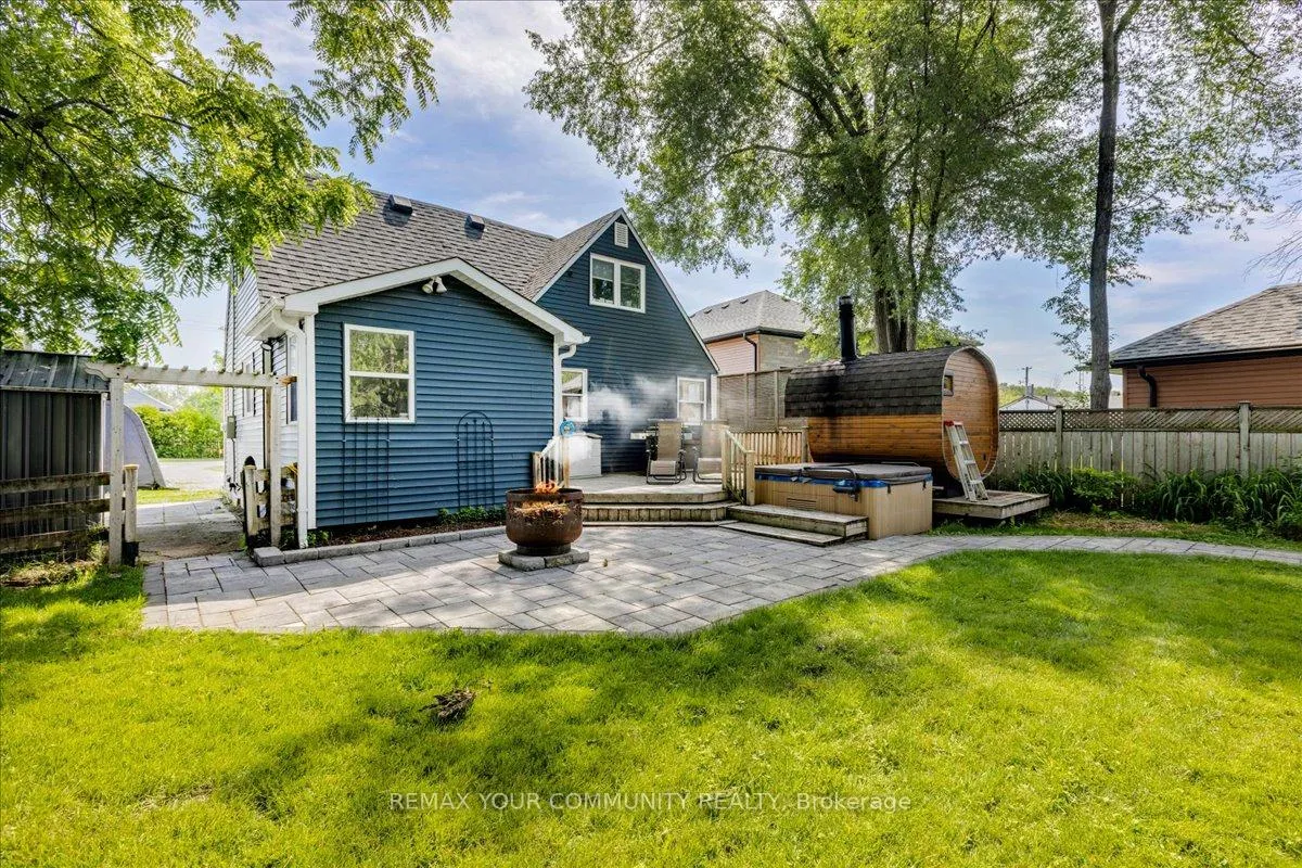 Photo 25 of 17 Farley Circle, Georgina, Historic Lakeshore Communities — HOMEH