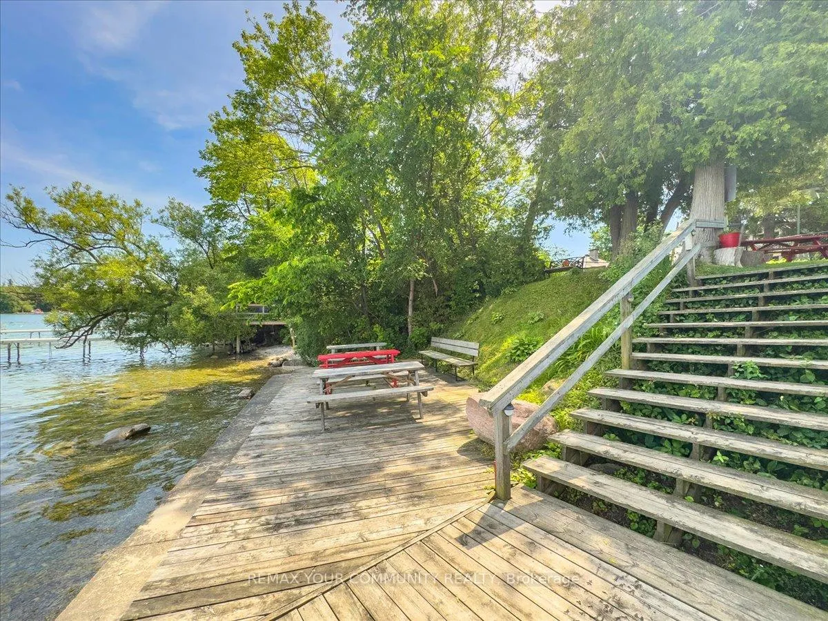Photo 32 of 17 Farley Circle, Georgina, Historic Lakeshore Communities — HOMEH