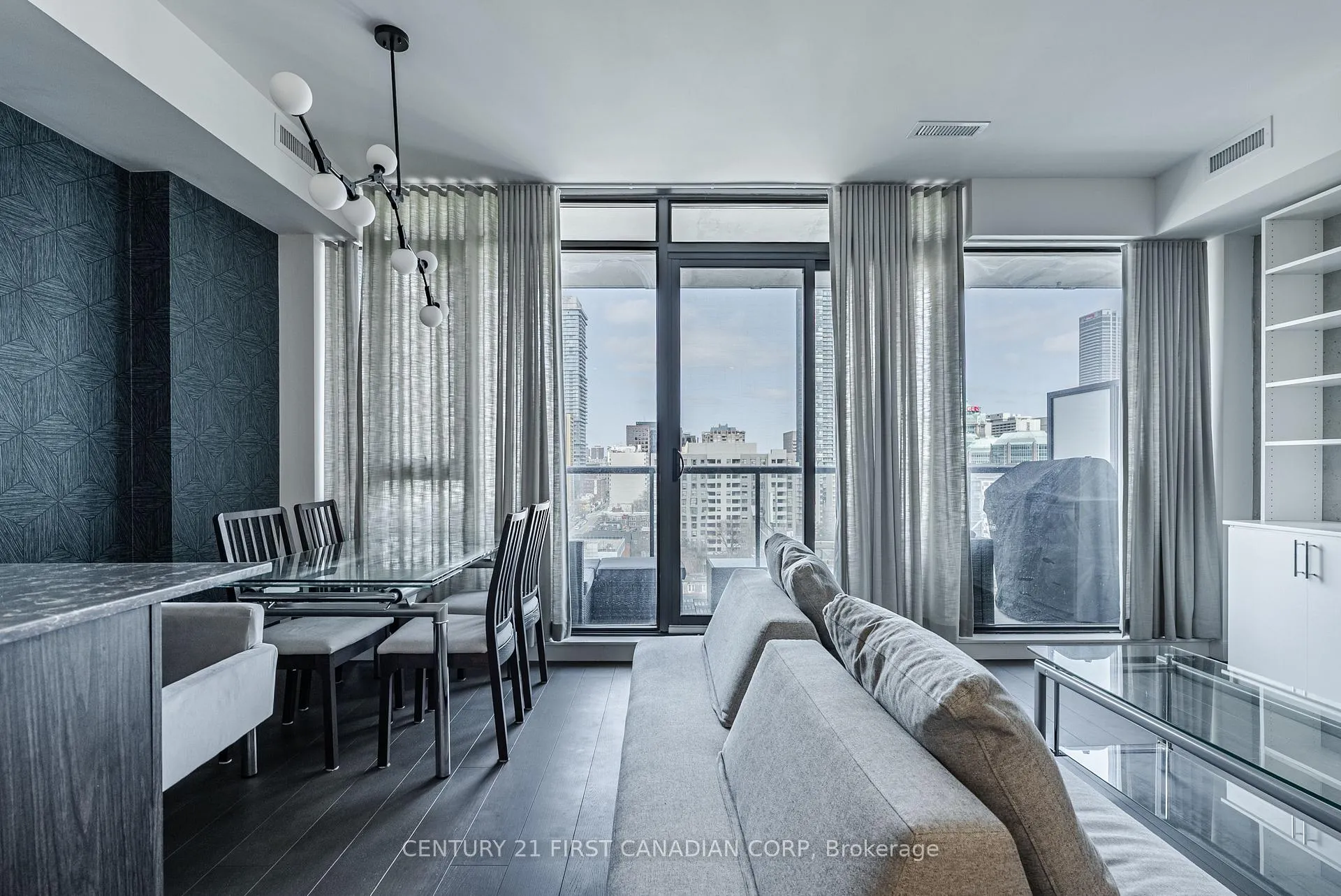 Photo of Unit 1405, 81 Wellesley Street E
