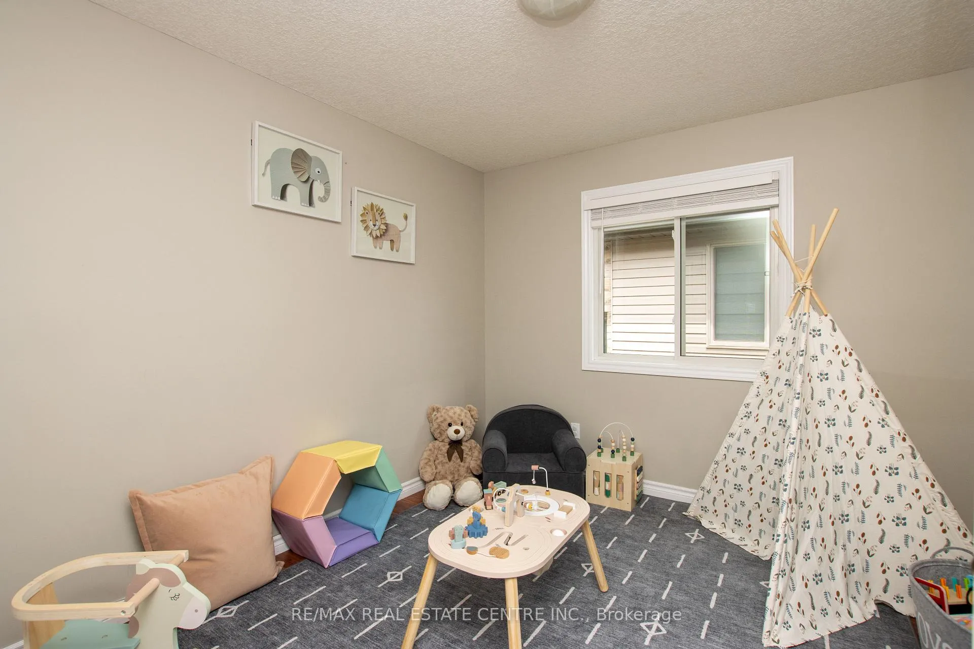 Photo 10 of 2878 Devon Road, London, South W — HOMEH