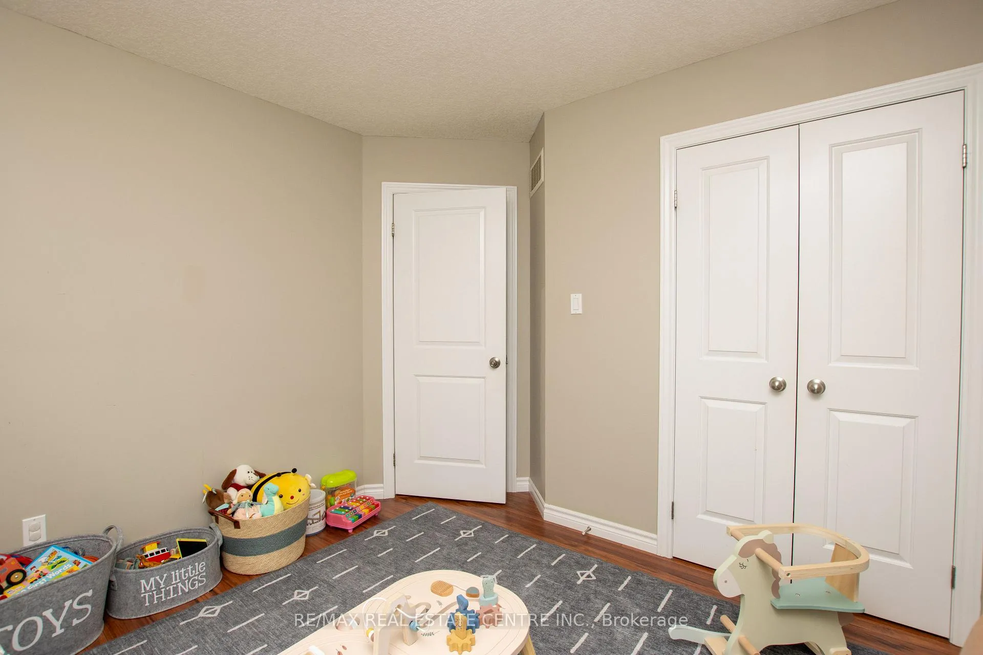 Photo 11 of 2878 Devon Road, London, South W — HOMEH