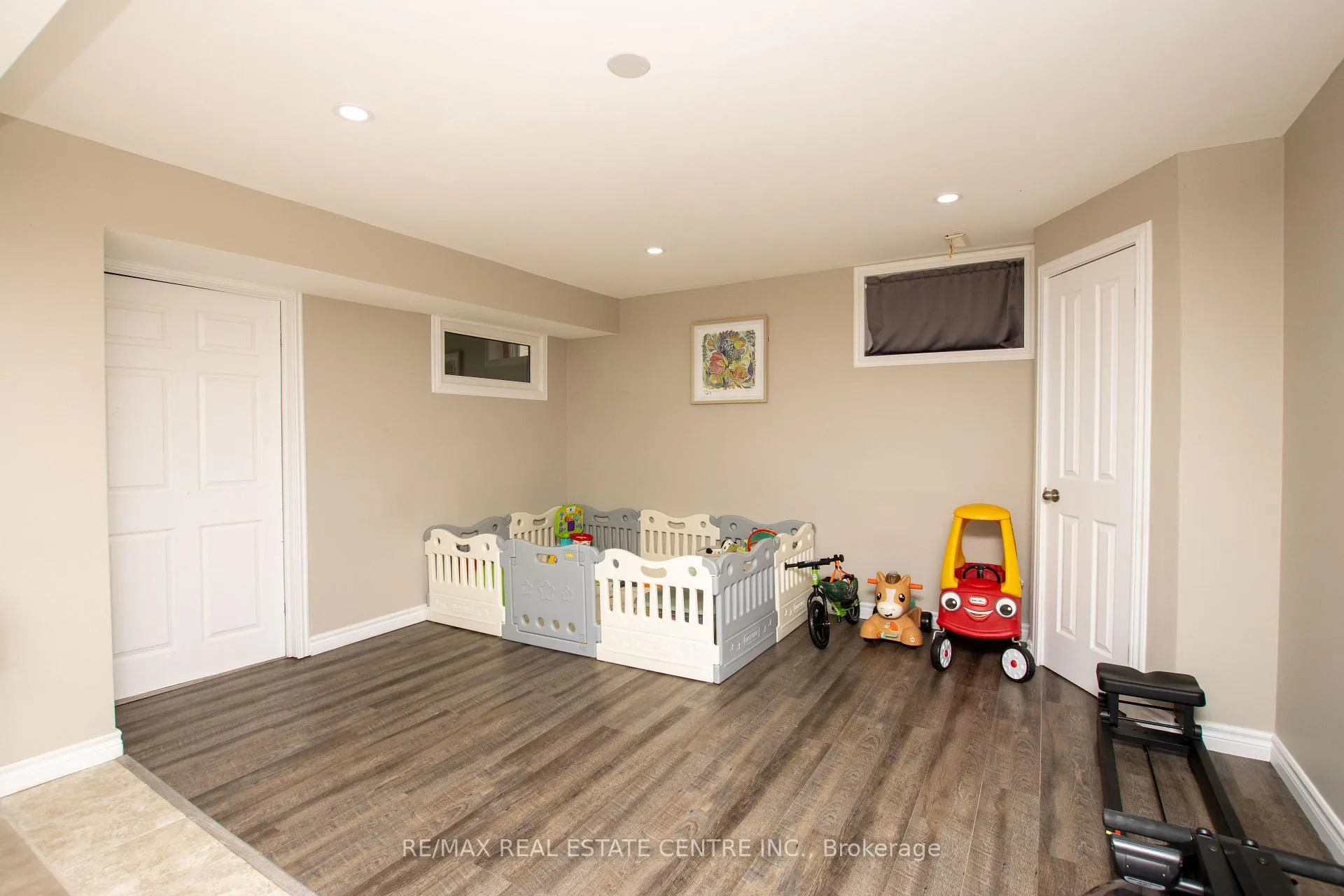 Photo 26 of 2878 Devon Road, London, South W — HOMEH