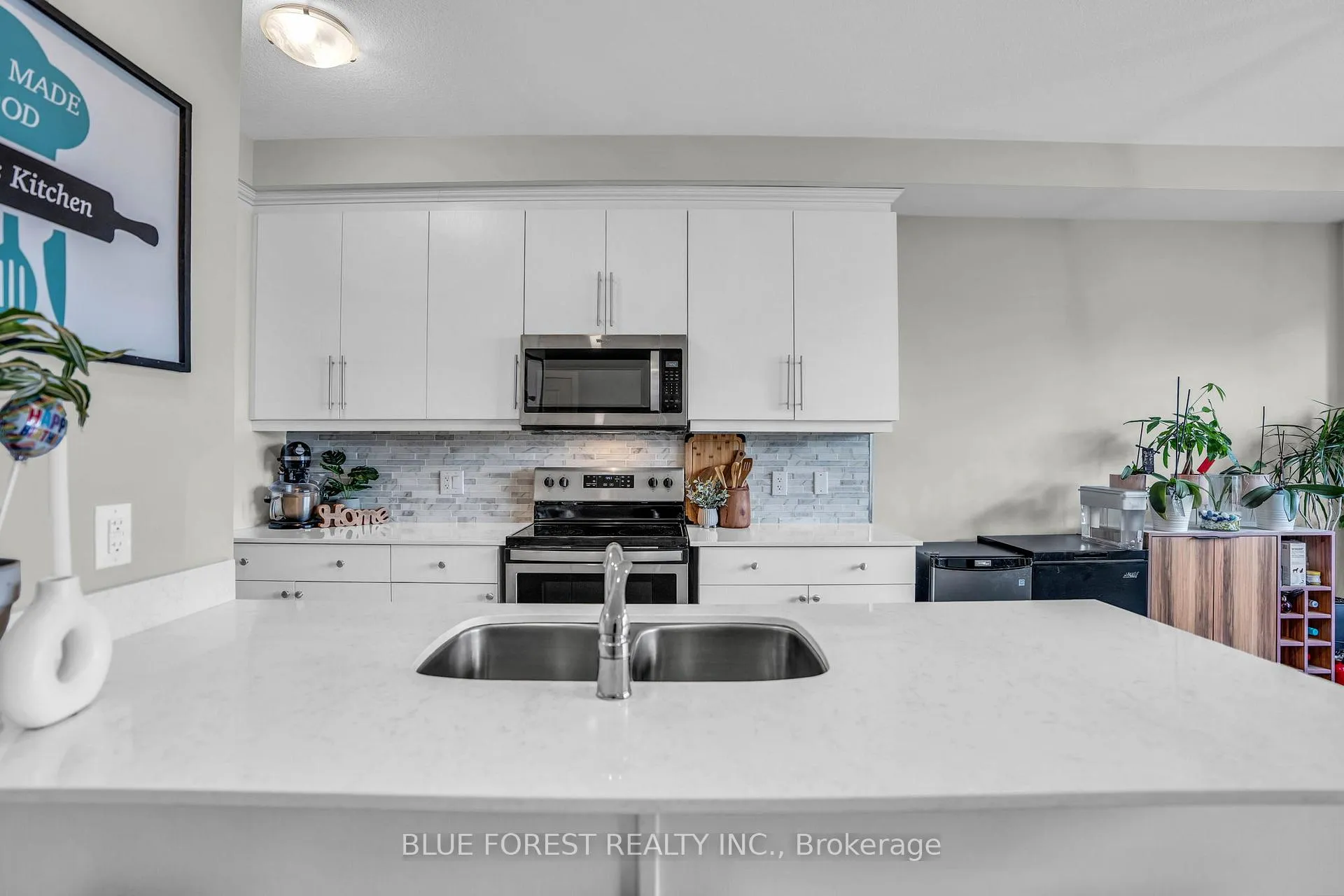 Photo 9 of Unit 4, 2070 Meadowgate Boulevard, London, South U — HOMEH