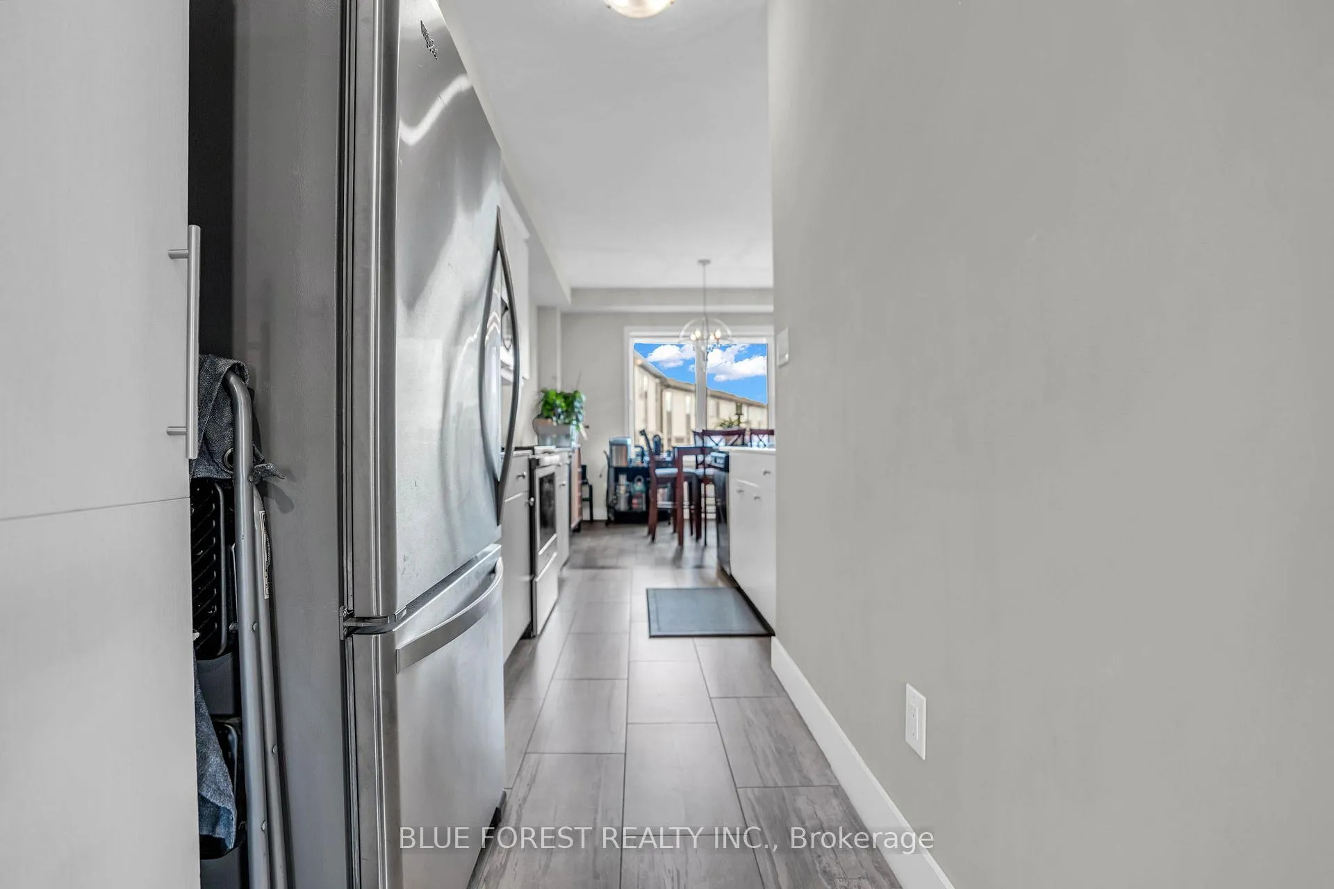 Photo 11 of Unit 4, 2070 Meadowgate Boulevard, London, South U — HOMEH
