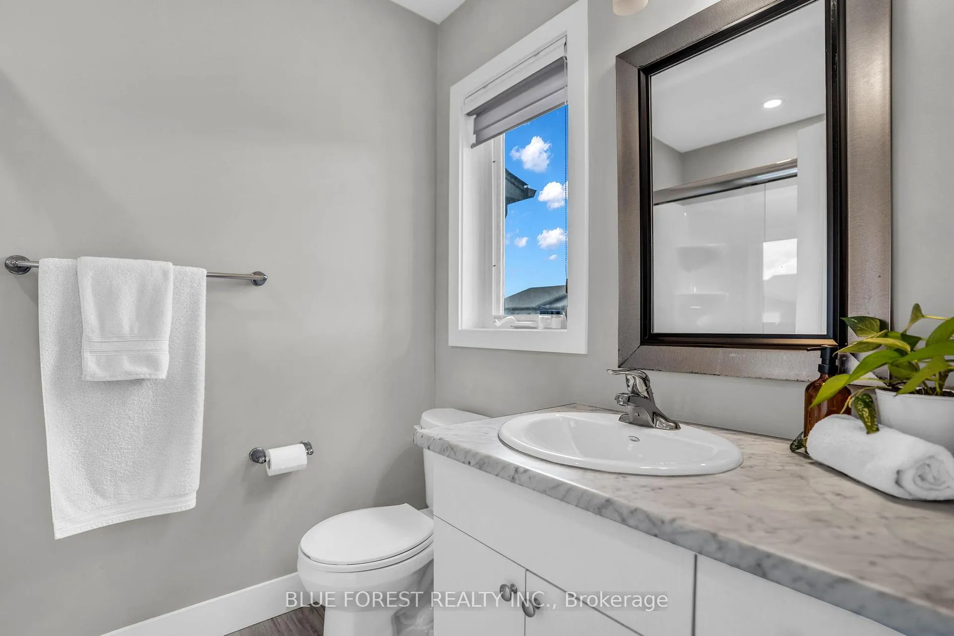 Photo 23 of Unit 4, 2070 Meadowgate Boulevard, London, South U — HOMEH
