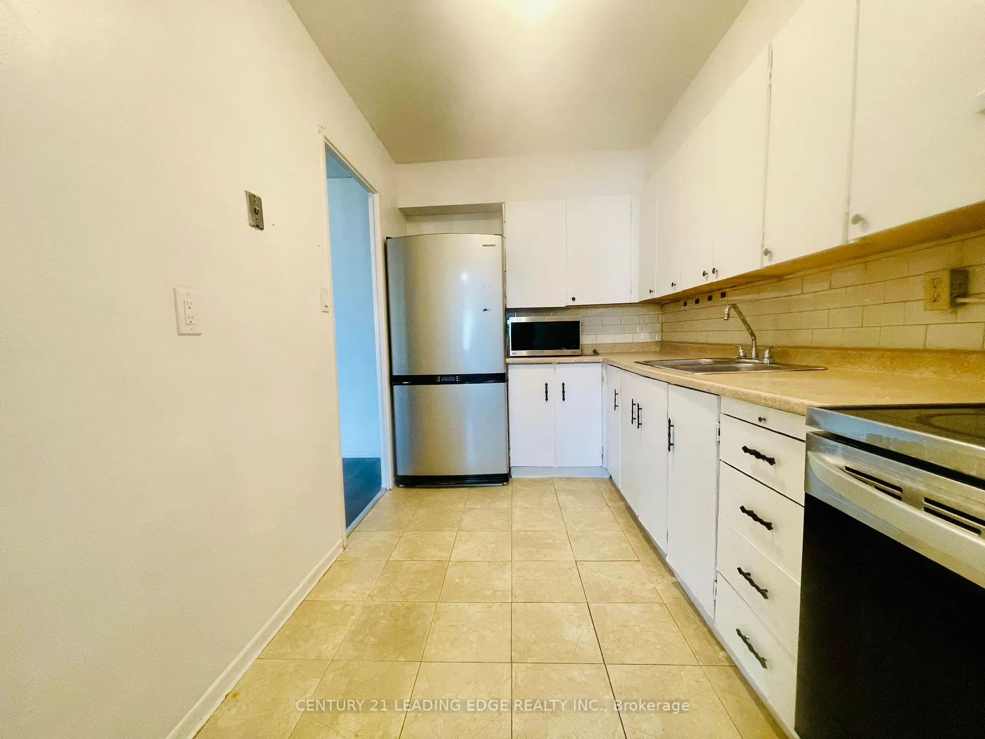 Photo 4 of Unit 2411, 5 Massey Square, Toronto, Crescent Town — HOMEH