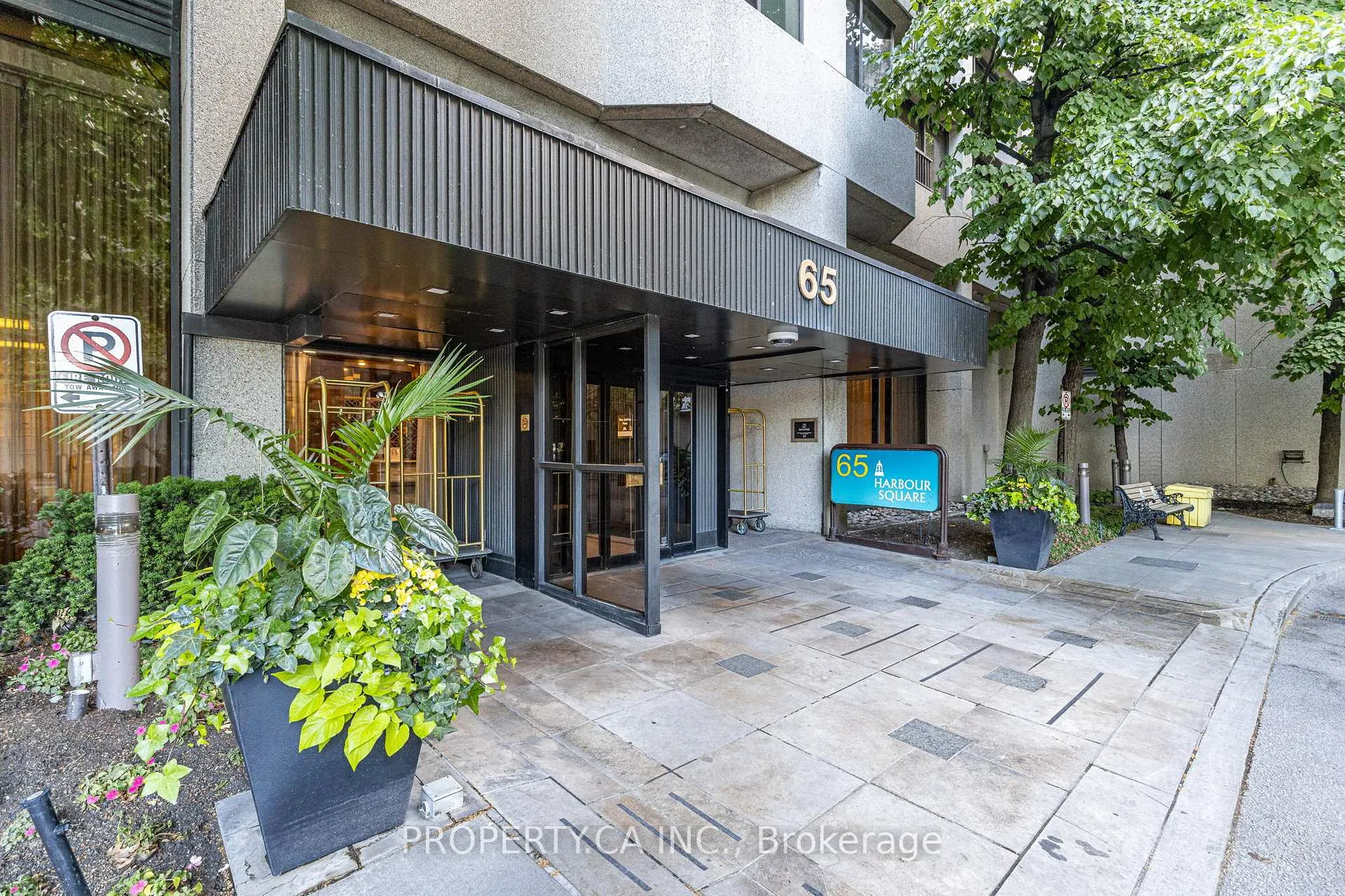 Photo 1 of Unit 3209, 65 Harbour Square, Toronto, Waterfront Communities — HOMEH