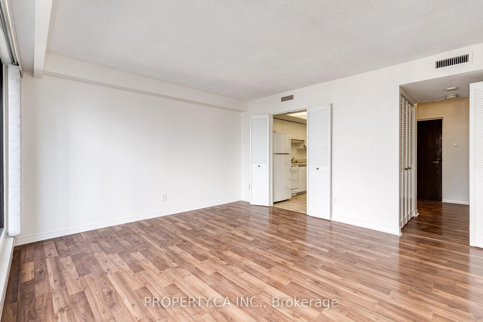 Photo 7 of Unit 3209, 65 Harbour Square, Toronto, Waterfront Communities — HOMEH