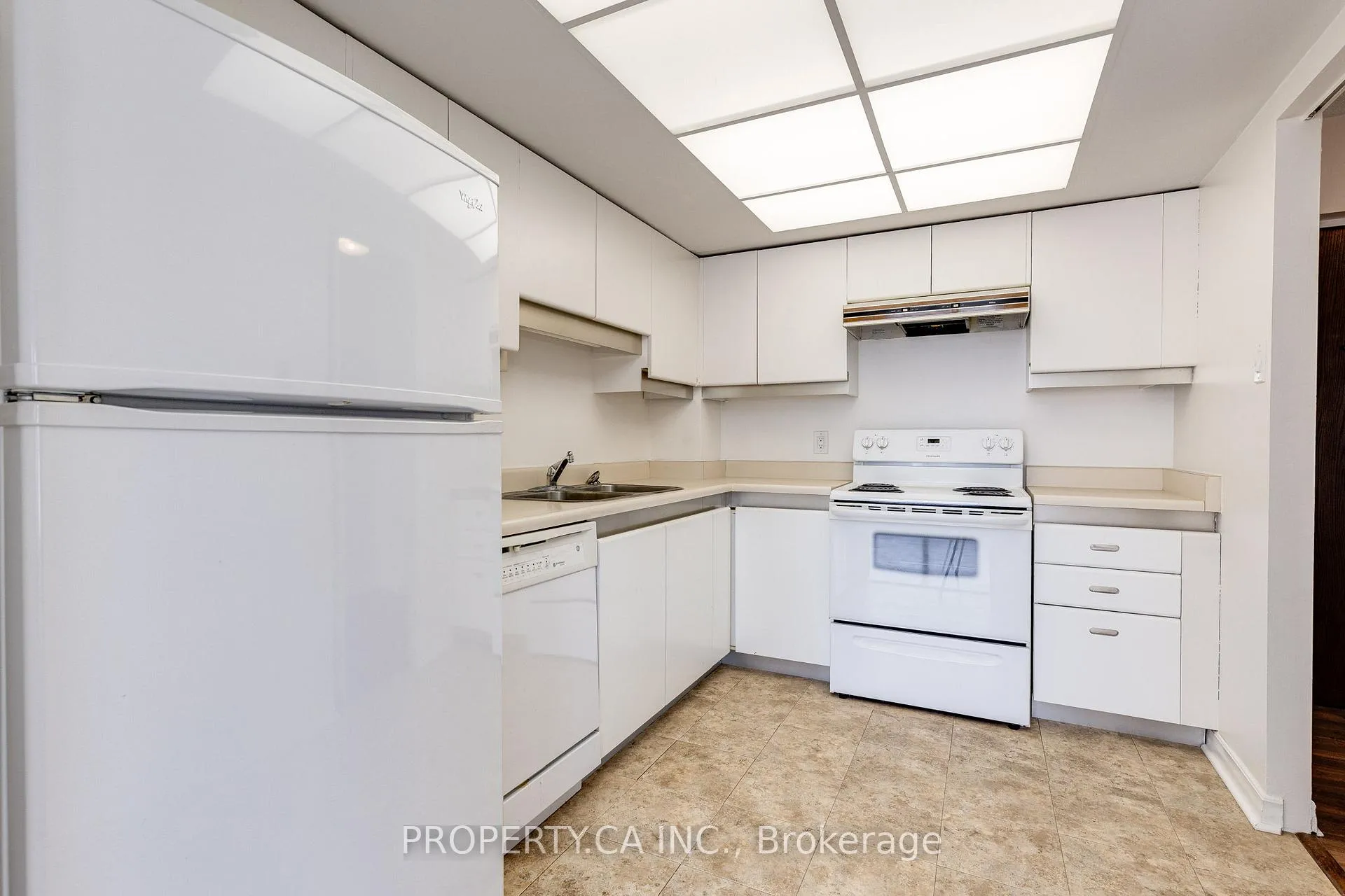 Photo 9 of Unit 3209, 65 Harbour Square, Toronto, Waterfront Communities — HOMEH