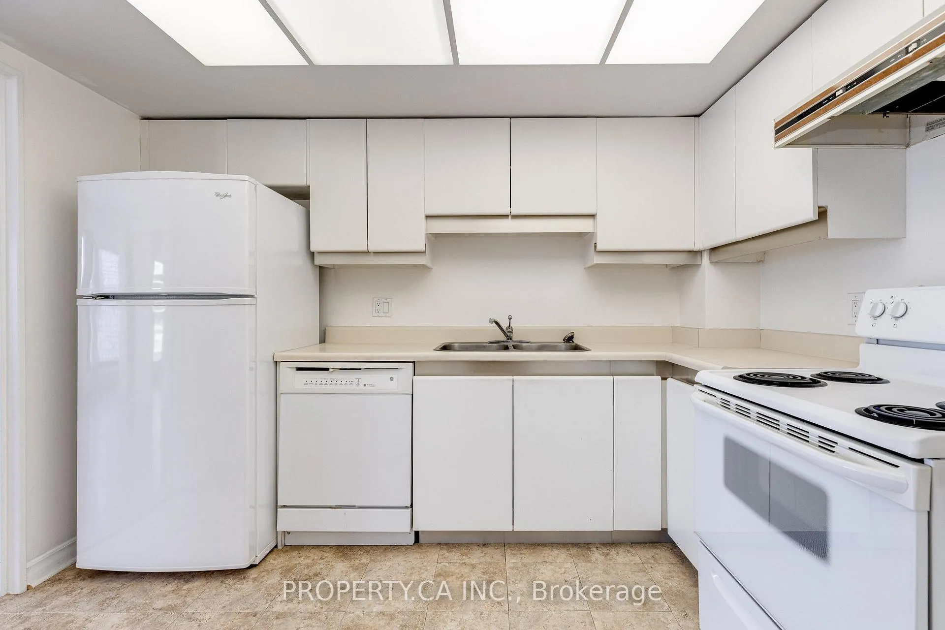 Photo 10 of Unit 3209, 65 Harbour Square, Toronto, Waterfront Communities — HOMEH