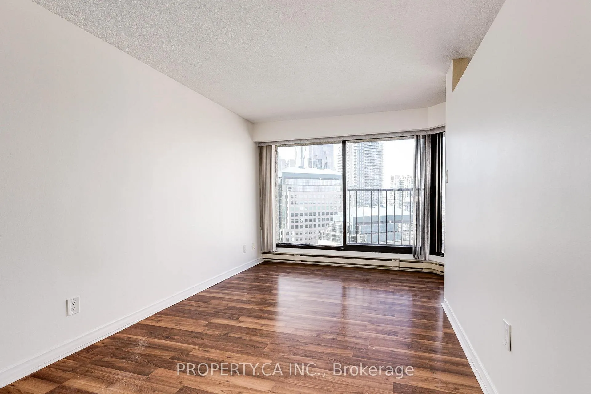 Photo 13 of Unit 3209, 65 Harbour Square, Toronto, Waterfront Communities — HOMEH