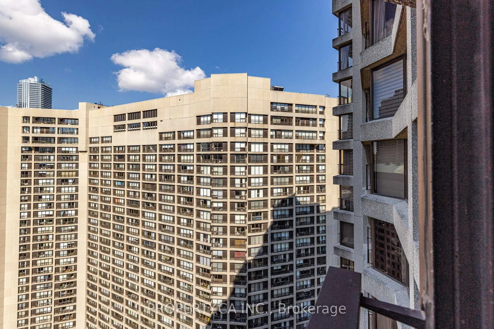 Photo 17 of Unit 3209, 65 Harbour Square, Toronto, Waterfront Communities — HOMEH