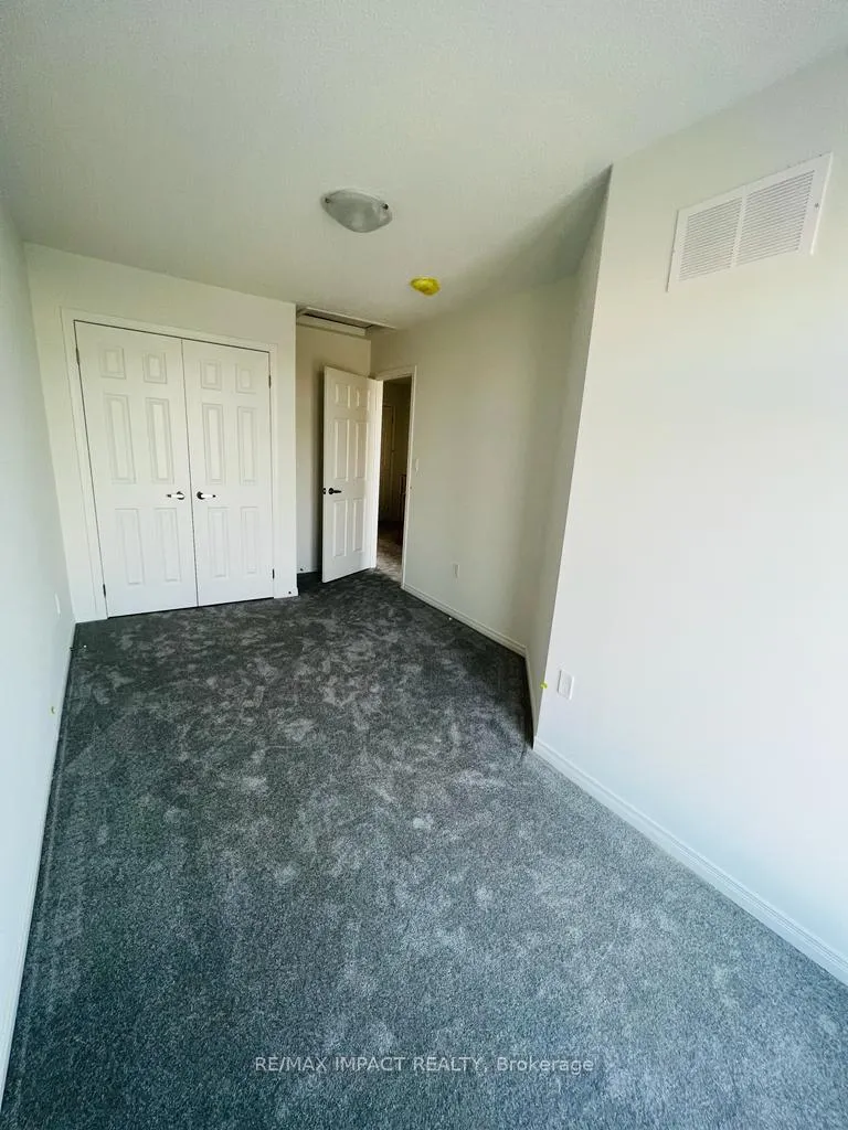 Photo 6 of 1475 Grand Prairie Path E, Oshawa, Pinecrest — HOMEH