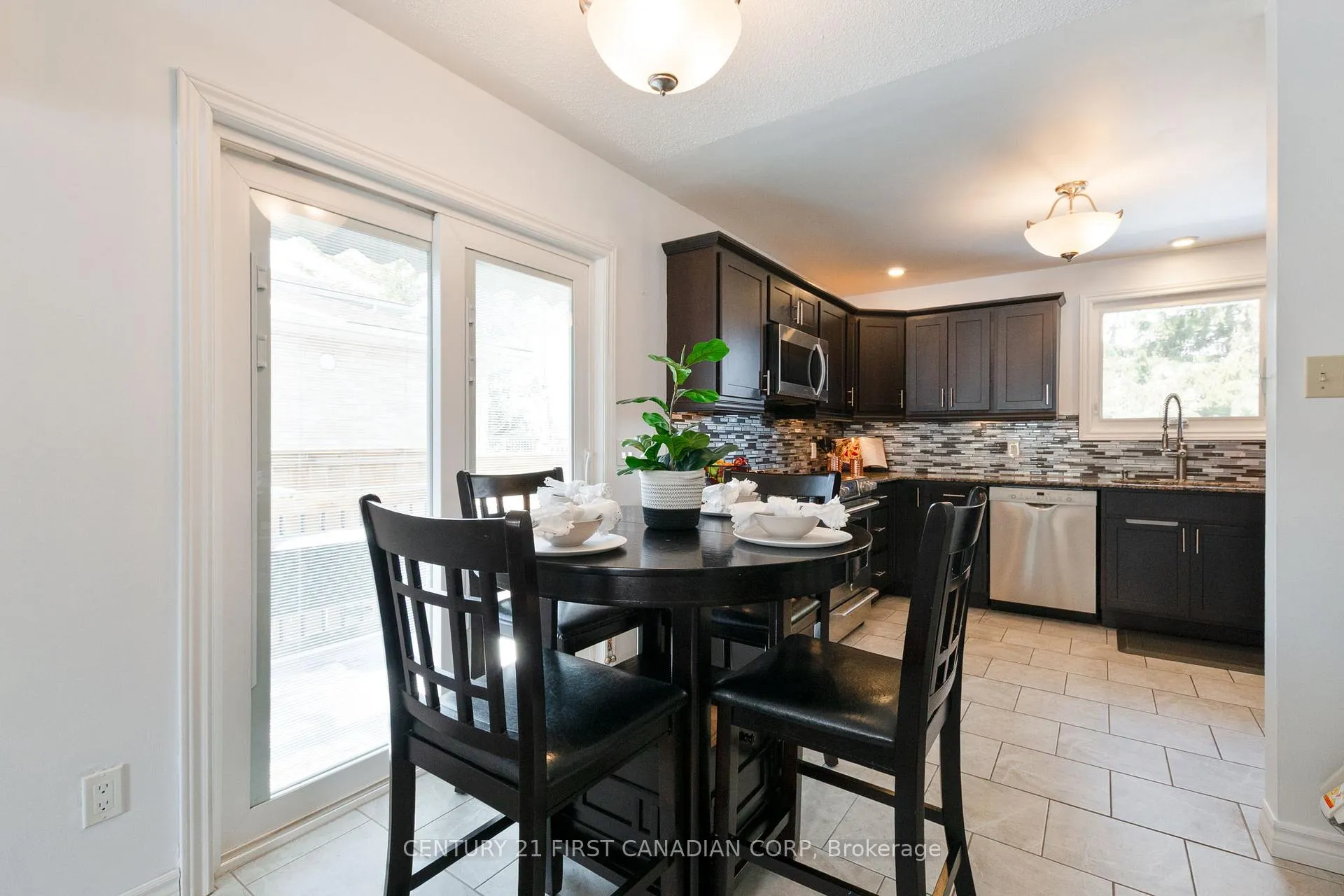 Photo 9 of 1099 Byron Baseline Road, London, South K — HOMEH