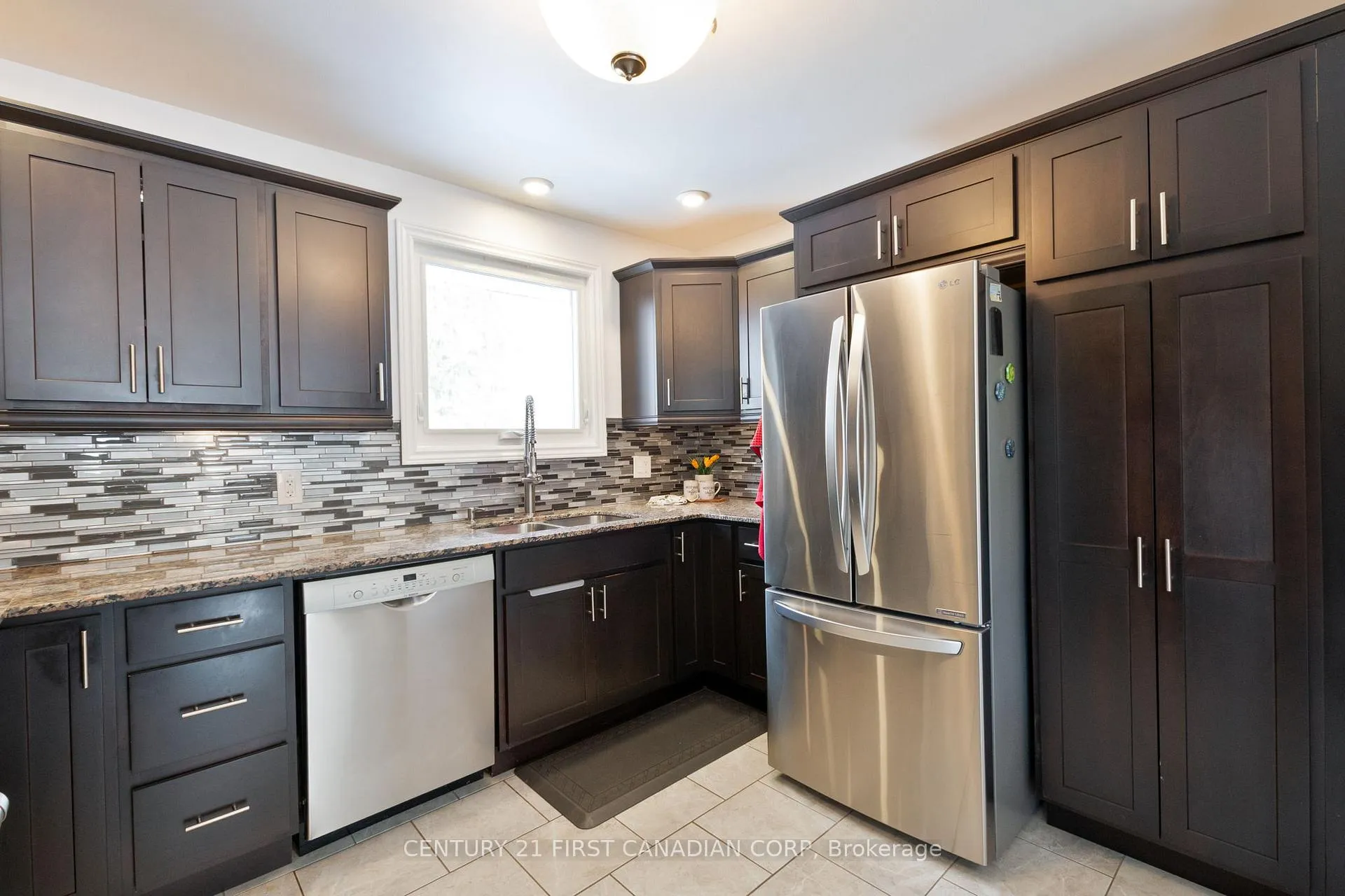 Photo 12 of 1099 Byron Baseline Road, London, South K — HOMEH