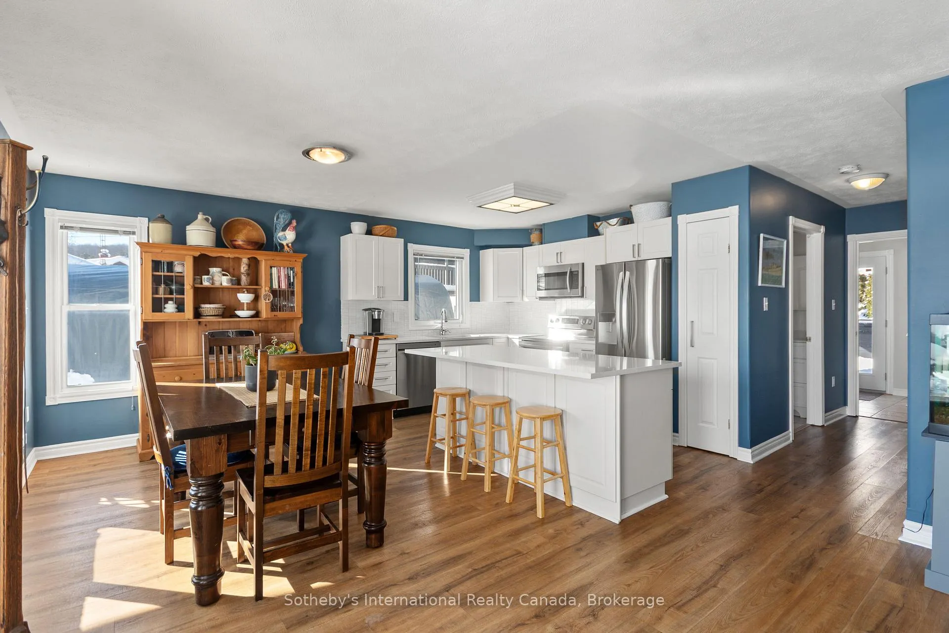 Photo 4 of 604 Champlain Road, Tiny, Rural Tiny — HOMEH