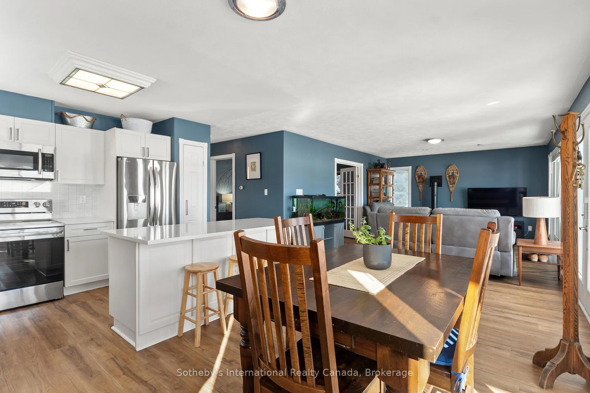 Photo 5 of 604 Champlain Road, Tiny, Rural Tiny — HOMEH