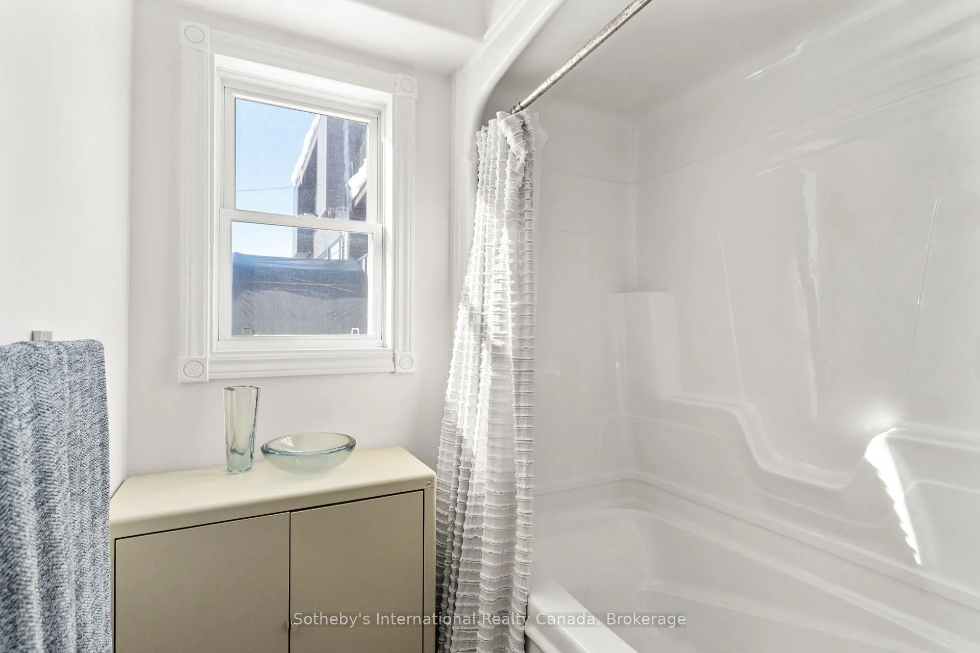 Photo 19 of 604 Champlain Road, Tiny, Rural Tiny — HOMEH