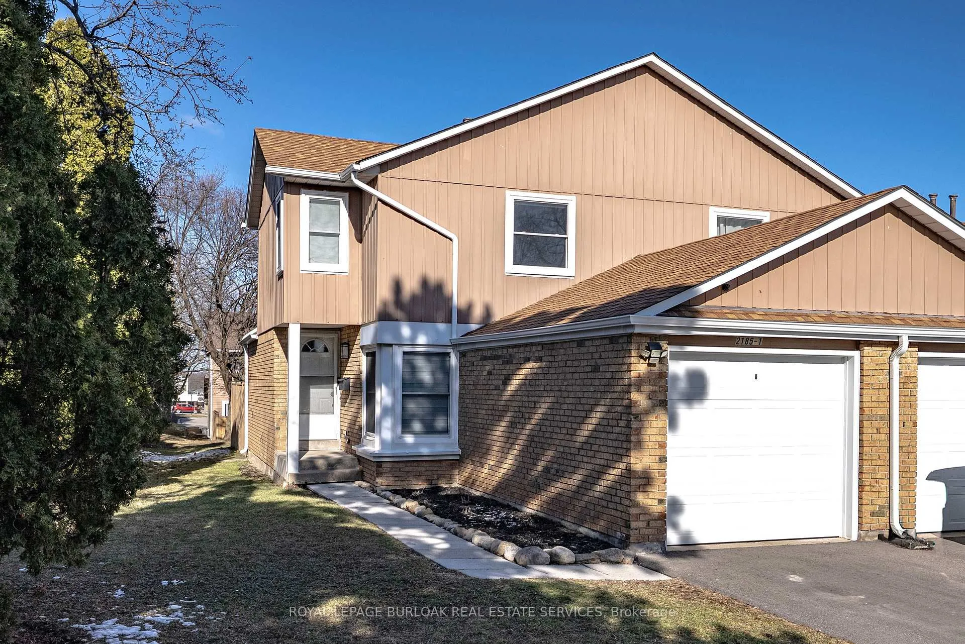 Photo 2 of Unit 1, 2185 Fairchild Boulevard, Burlington, Tyandaga — HOMEH