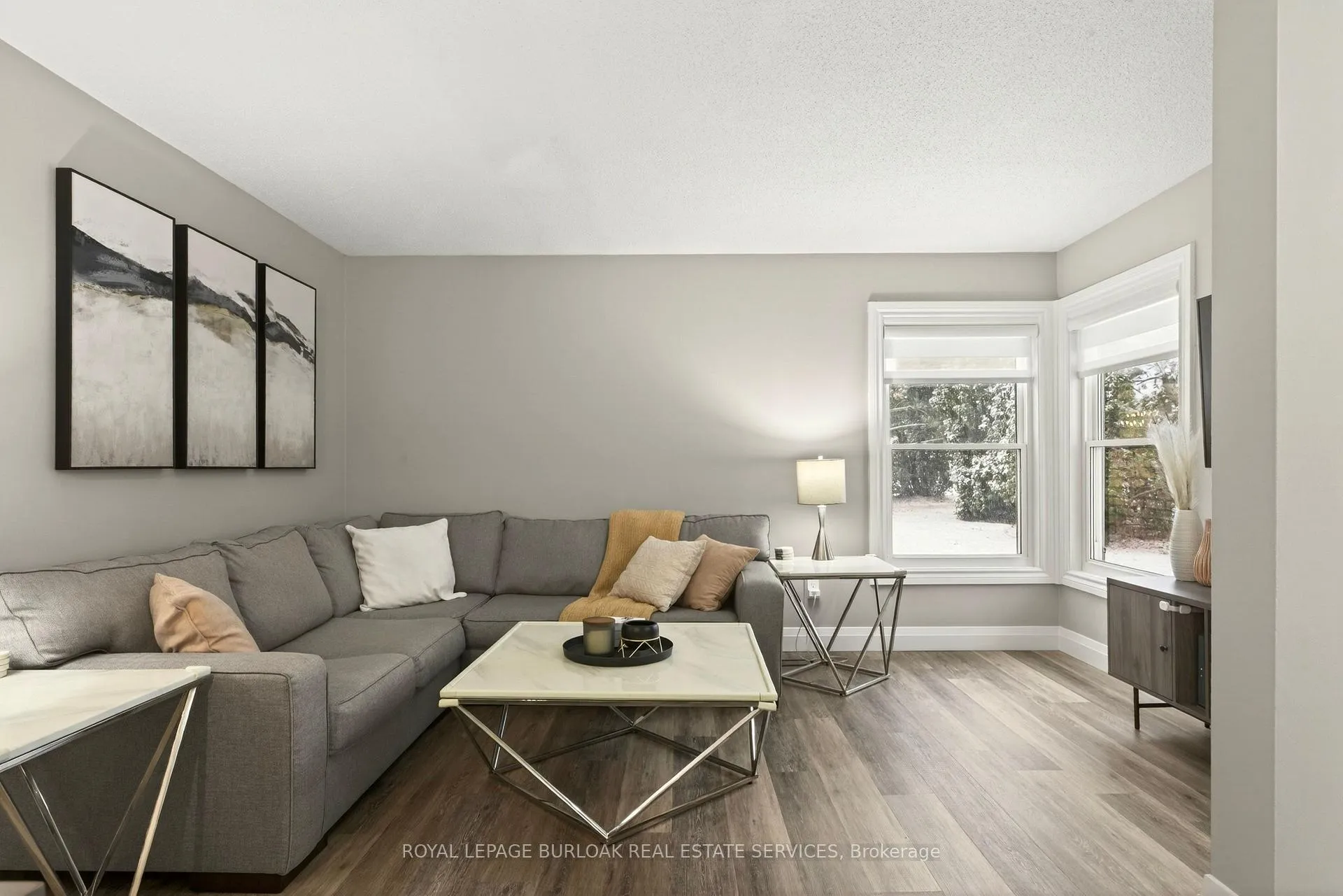 Photo 6 of Unit 1, 2185 Fairchild Boulevard, Burlington, Tyandaga — HOMEH
