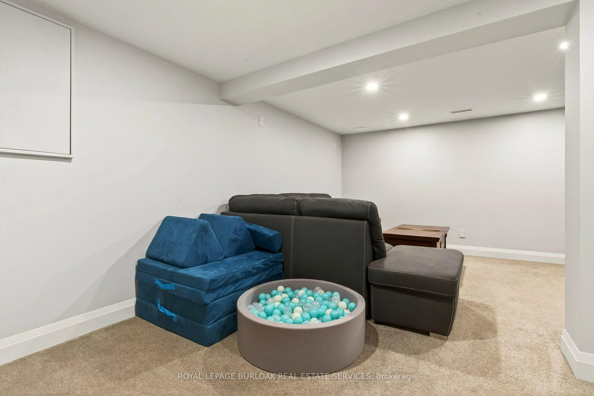 Photo 40 of Unit 1, 2185 Fairchild Boulevard, Burlington, Tyandaga — HOMEH