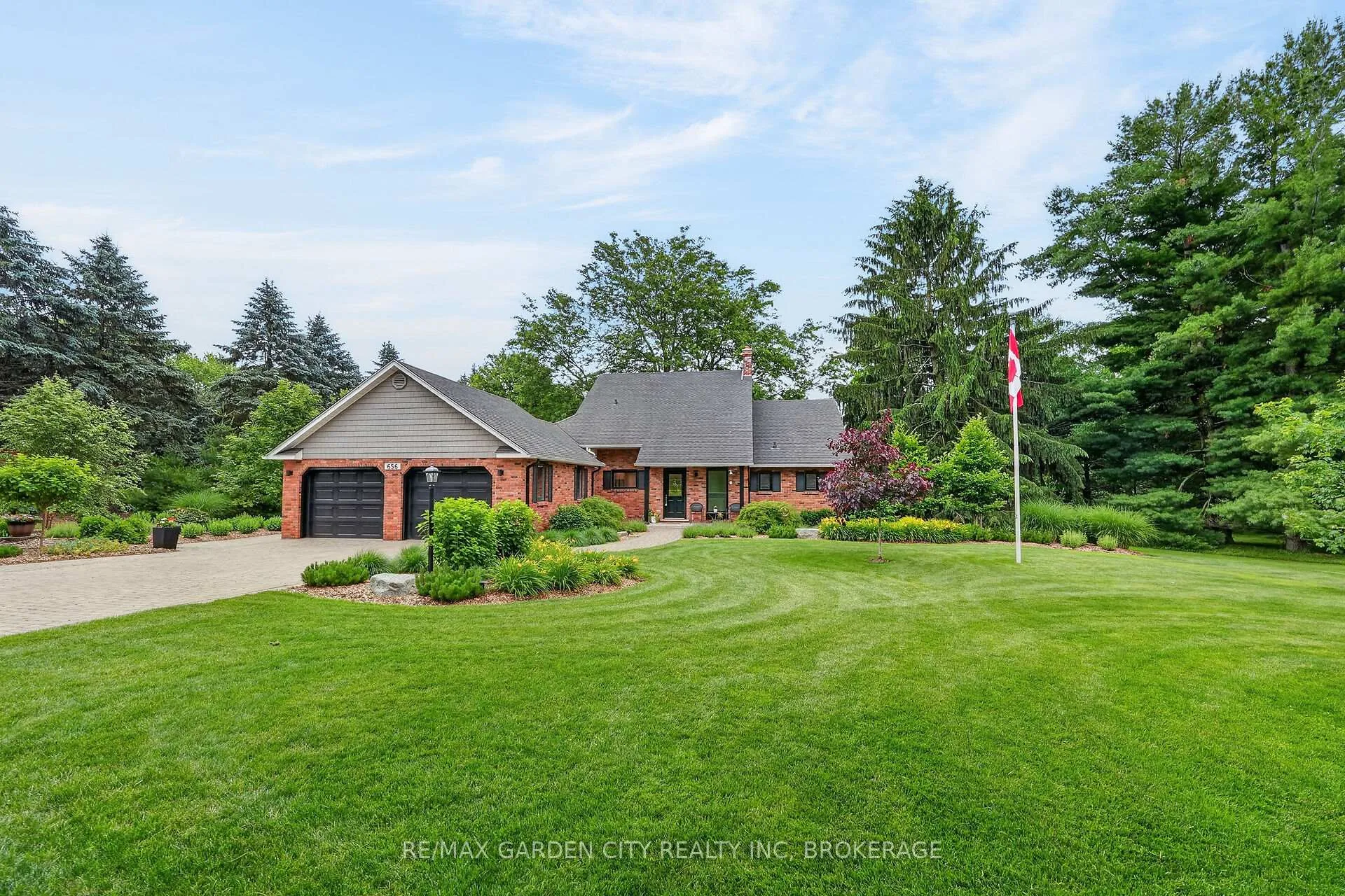 Photo 3 of 656 Memorial Drive, Pelham, Fenwick — HOMEH