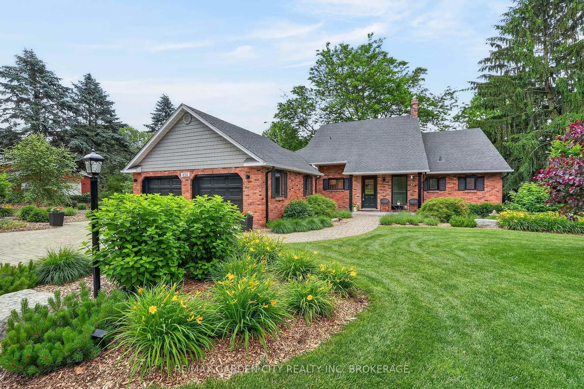 Photo 4 of 656 Memorial Drive, Pelham, Fenwick — HOMEH