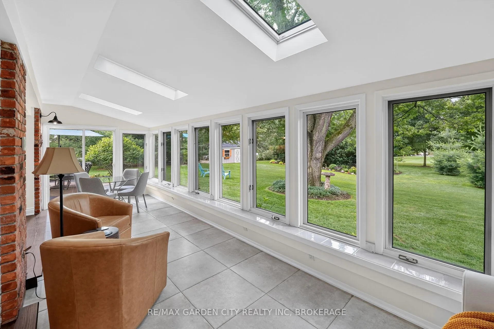Photo 10 of 656 Memorial Drive, Pelham, Fenwick — HOMEH
