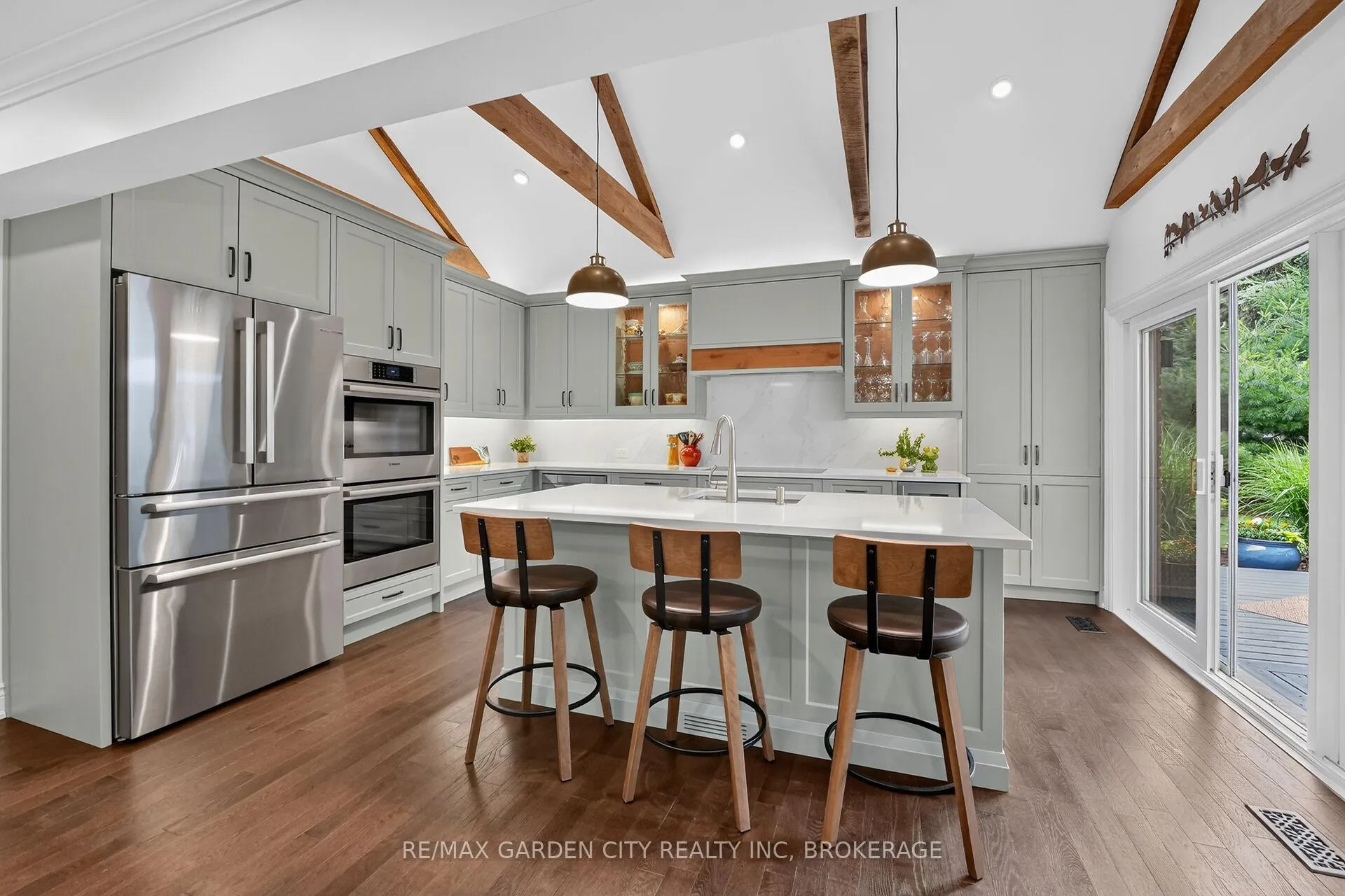 Photo 16 of 656 Memorial Drive, Pelham, Fenwick — HOMEH
