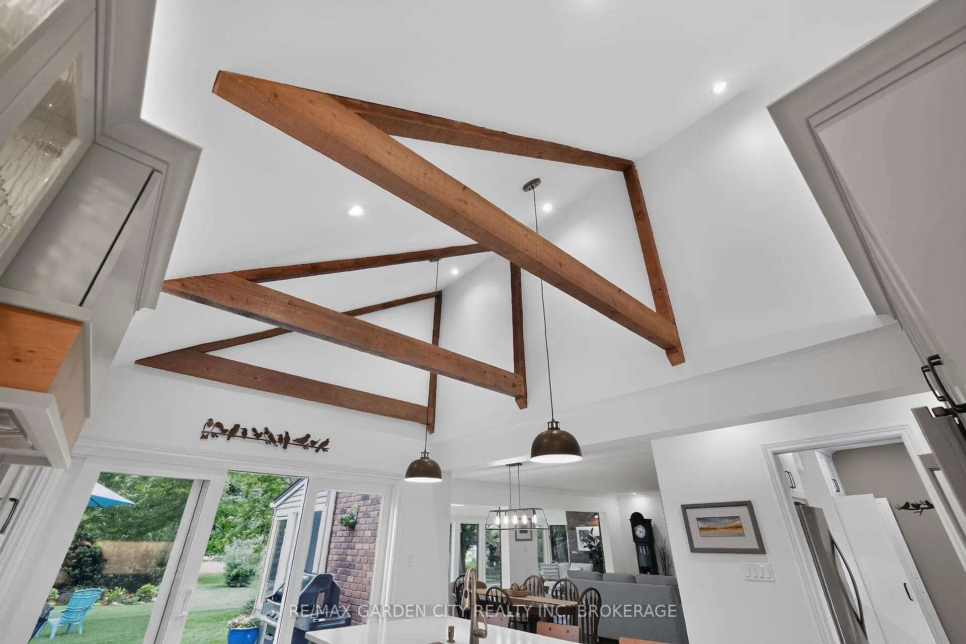Photo 18 of 656 Memorial Drive, Pelham, Fenwick — HOMEH