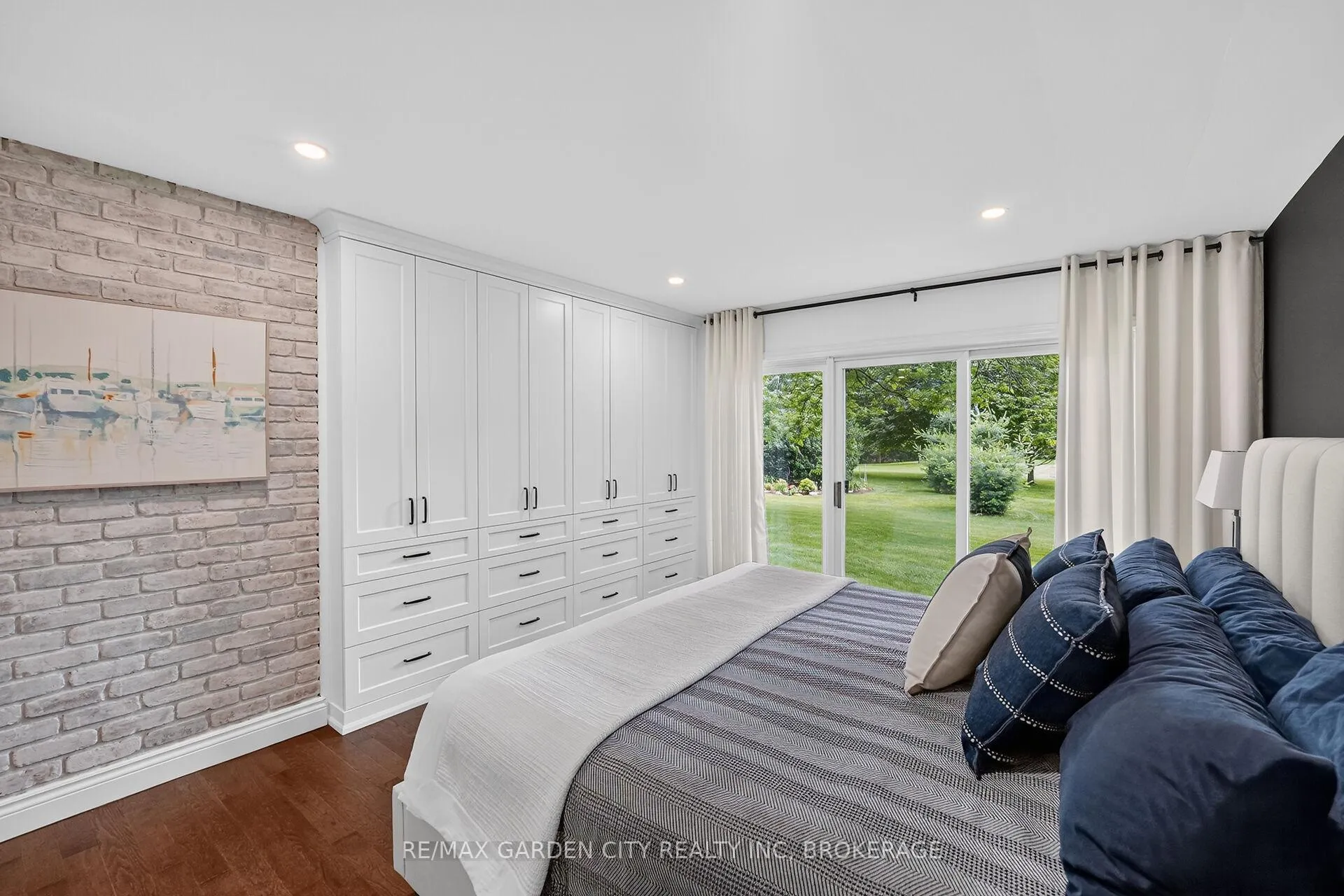 Photo 25 of 656 Memorial Drive, Pelham, Fenwick — HOMEH