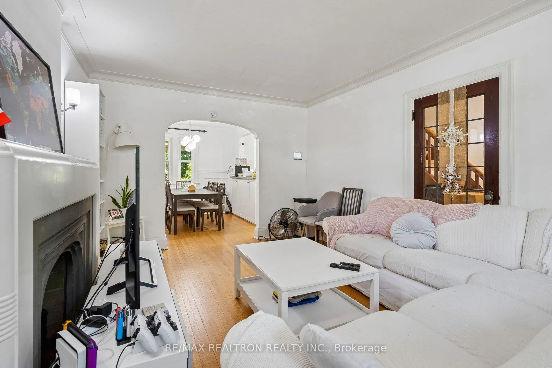 Photo 8 of 707 Hillsdale Avenue E, Toronto, Mount Pleasant East — HOMEH
