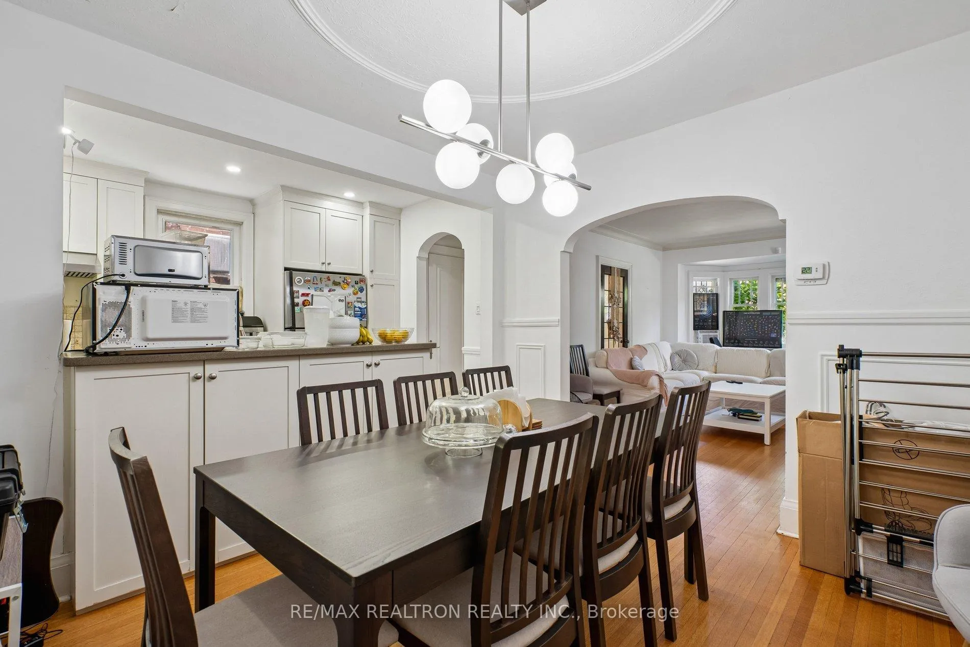 Photo 12 of 707 Hillsdale Avenue E, Toronto, Mount Pleasant East — HOMEH