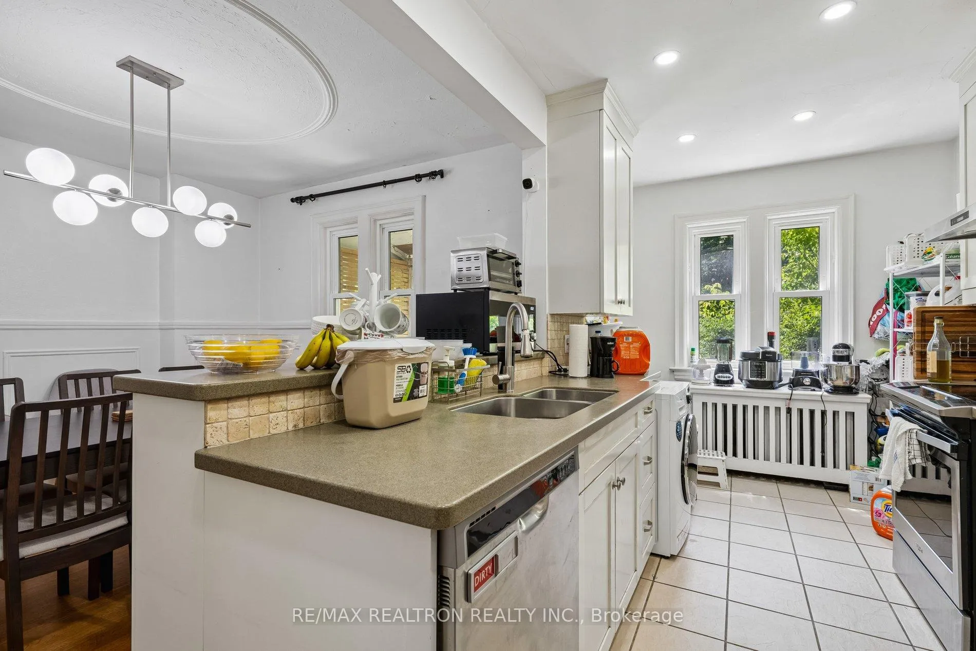 Photo 15 of 707 Hillsdale Avenue E, Toronto, Mount Pleasant East — HOMEH