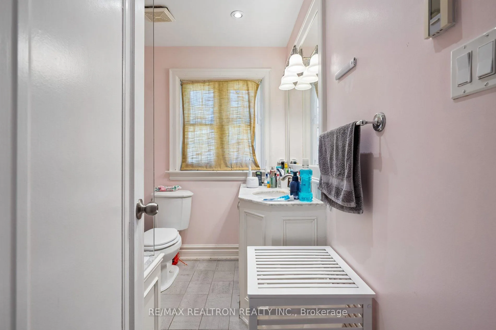 Photo 31 of 707 Hillsdale Avenue E, Toronto, Mount Pleasant East — HOMEH