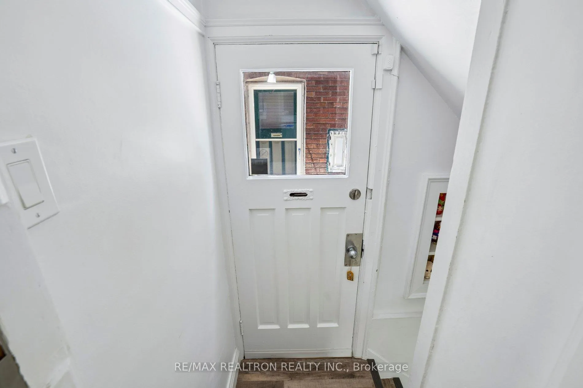 Photo 34 of 707 Hillsdale Avenue E, Toronto, Mount Pleasant East — HOMEH
