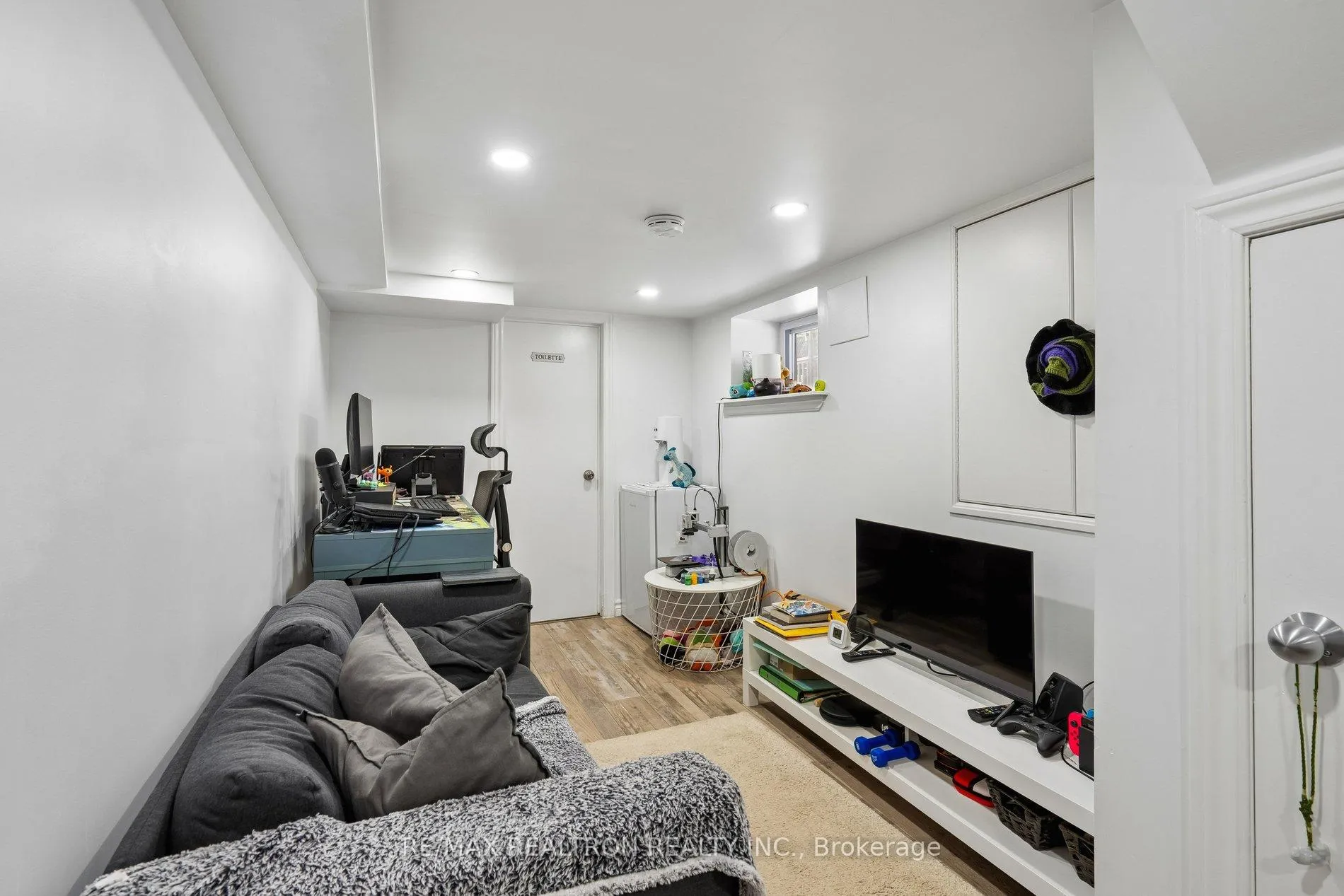 Photo 36 of 707 Hillsdale Avenue E, Toronto, Mount Pleasant East — HOMEH