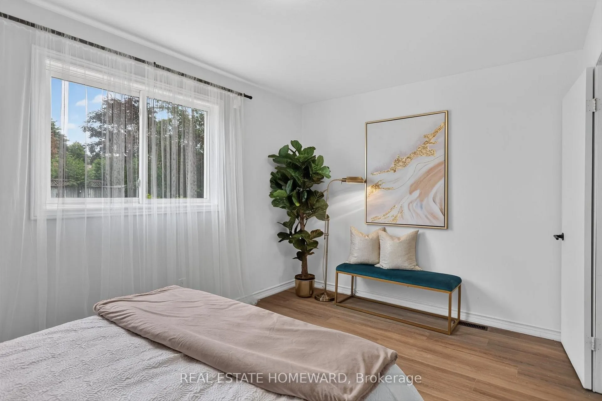 Photo 14 of 1569 Redwood Drive, Peterborough, Monaghan Ward 2 — HOMEH