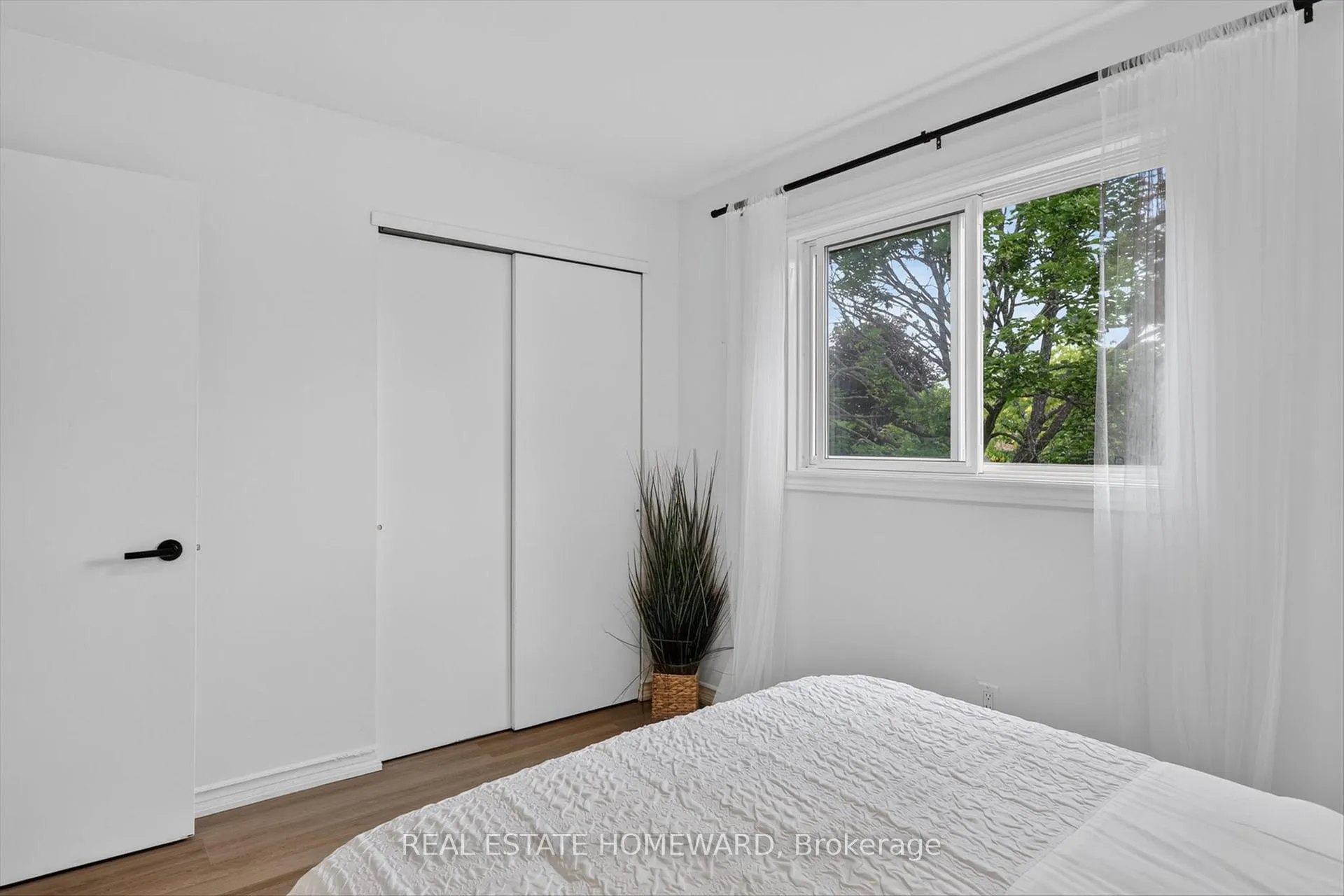 Photo 16 of 1569 Redwood Drive, Peterborough, Monaghan Ward 2 — HOMEH