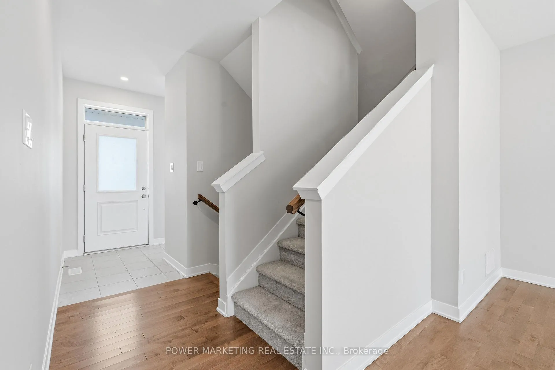 Photo 3 of 448 Epoch Street, Ottawa, Barrhaven - Half Moon Bay — HOMEH
