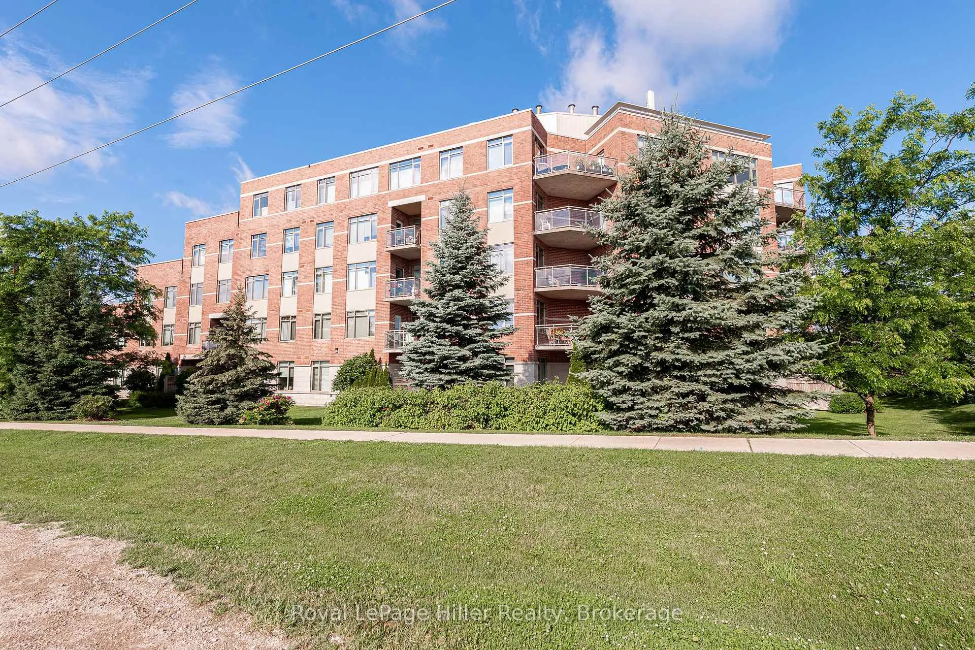Photo of Unit 308, 400 Romeo Street N