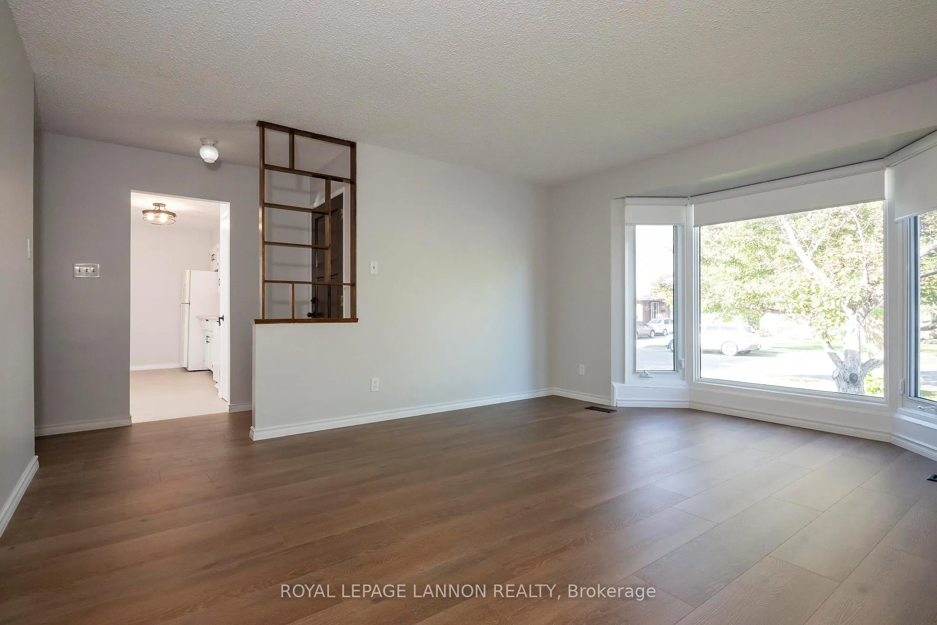 Photo 4 of 103 Elron Cres, Thunder Bay, College Park — HOMEH