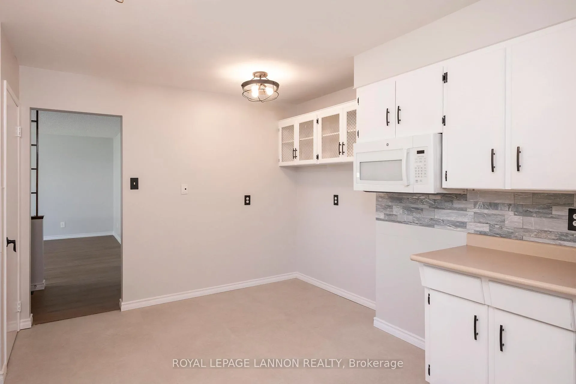 Photo 8 of 103 Elron Cres, Thunder Bay, College Park — HOMEH