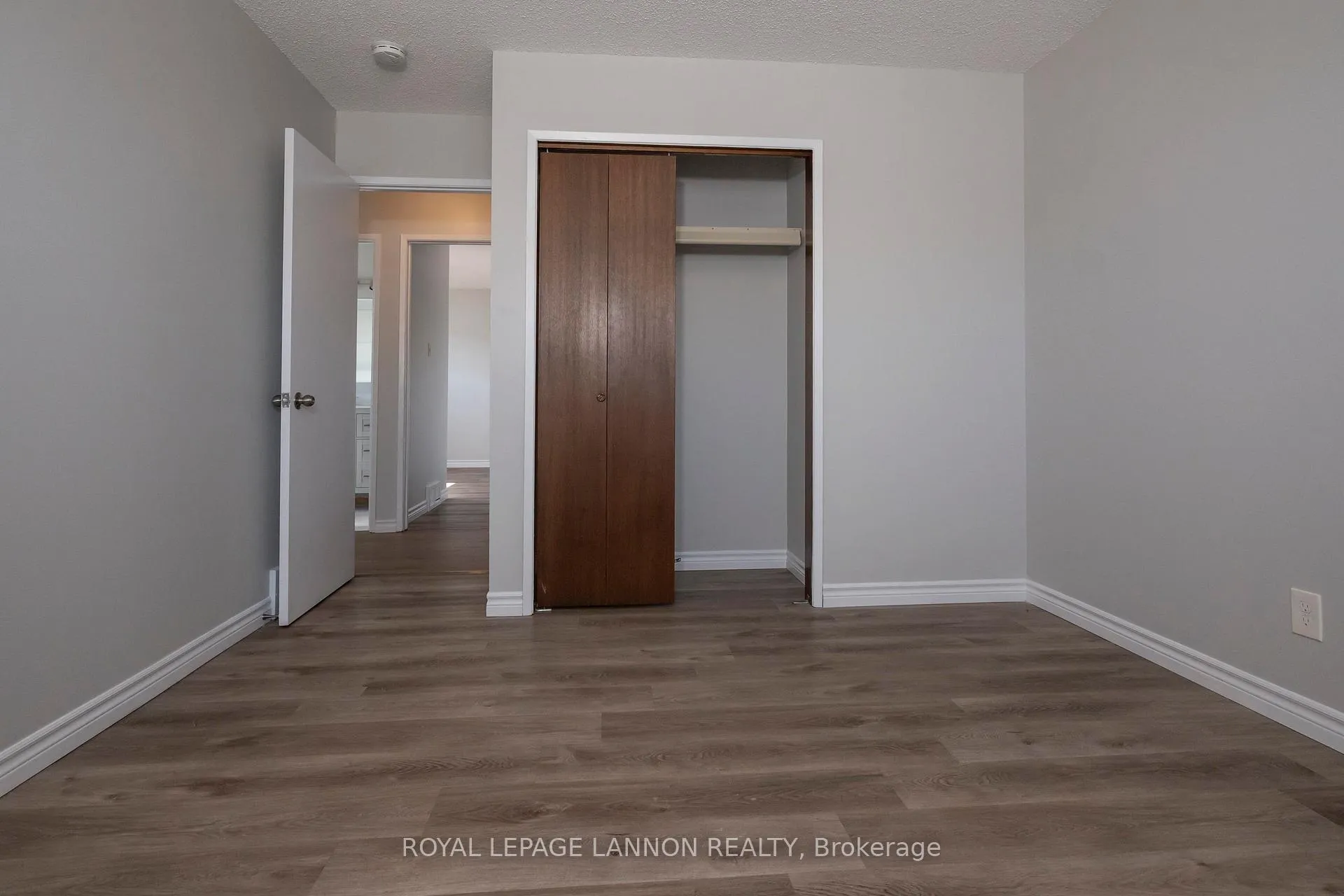 Photo 15 of 103 Elron Cres, Thunder Bay, College Park — HOMEH