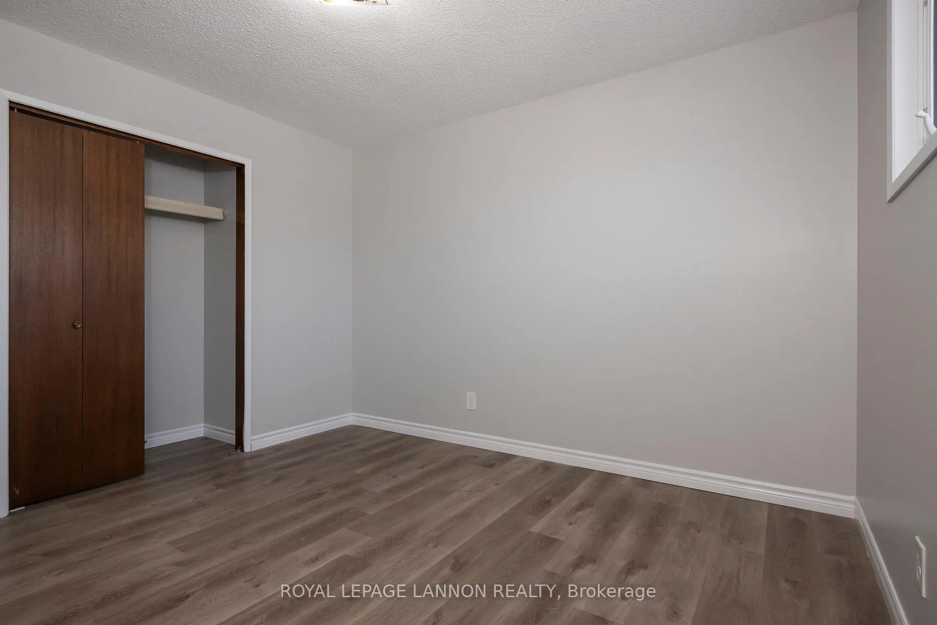 Photo 16 of 103 Elron Cres, Thunder Bay, College Park — HOMEH