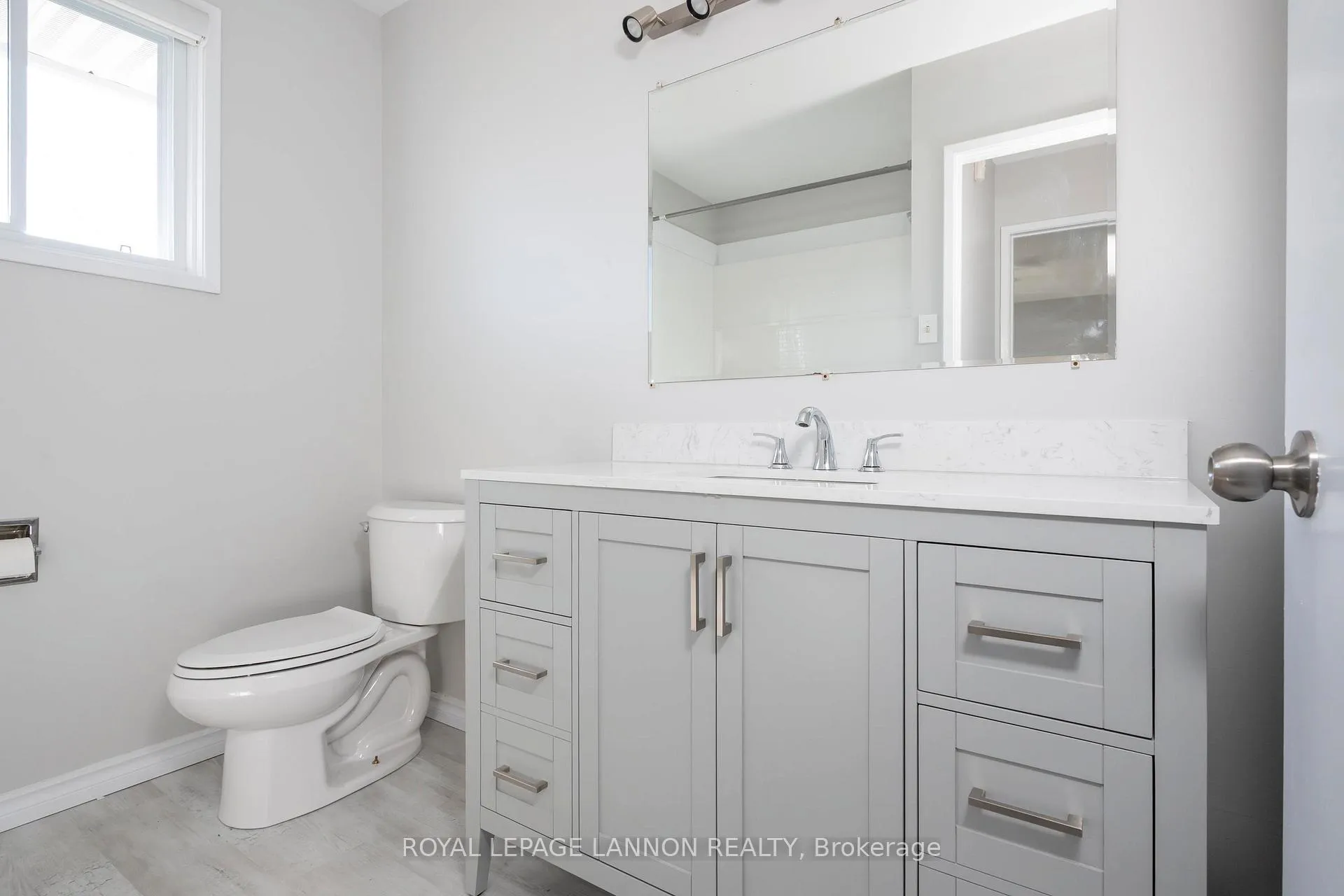 Photo 22 of 103 Elron Cres, Thunder Bay, College Park — HOMEH