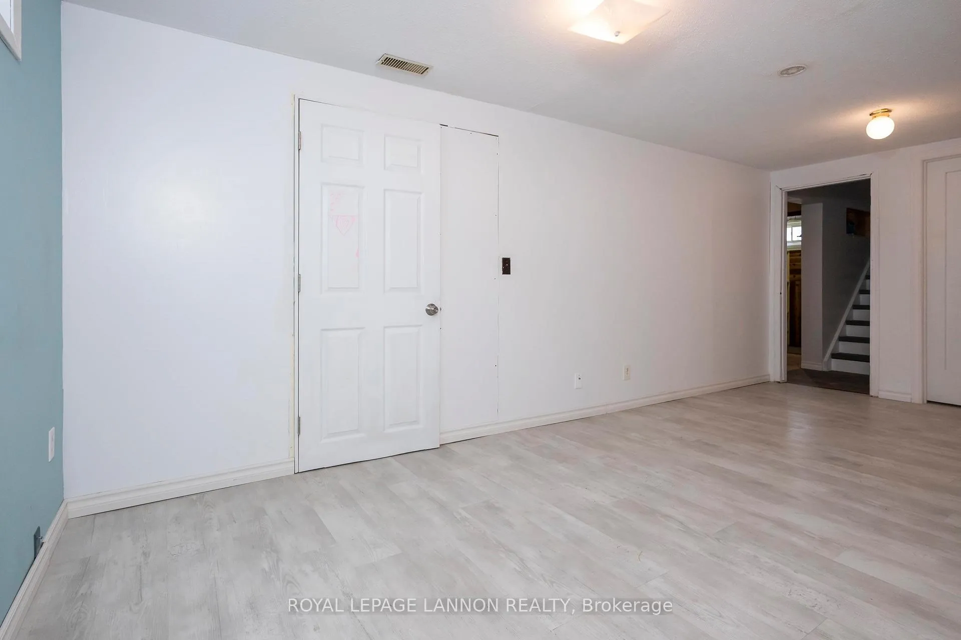 Photo 26 of 103 Elron Cres, Thunder Bay, College Park — HOMEH