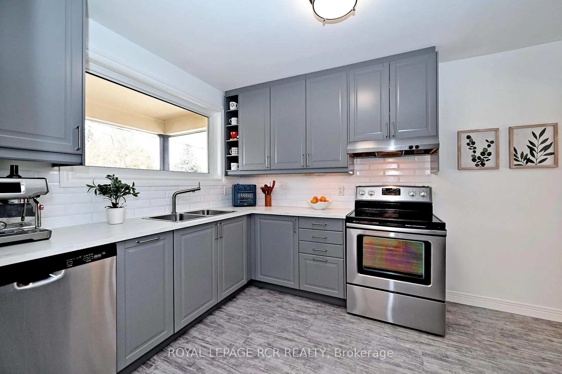 Photo 11 of 87 Richardson Drive, Aurora, Aurora Highlands — HOMEH
