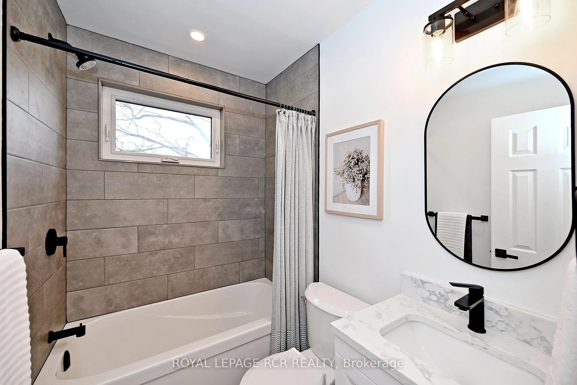 Photo 23 of 87 Richardson Drive, Aurora, Aurora Highlands — HOMEH