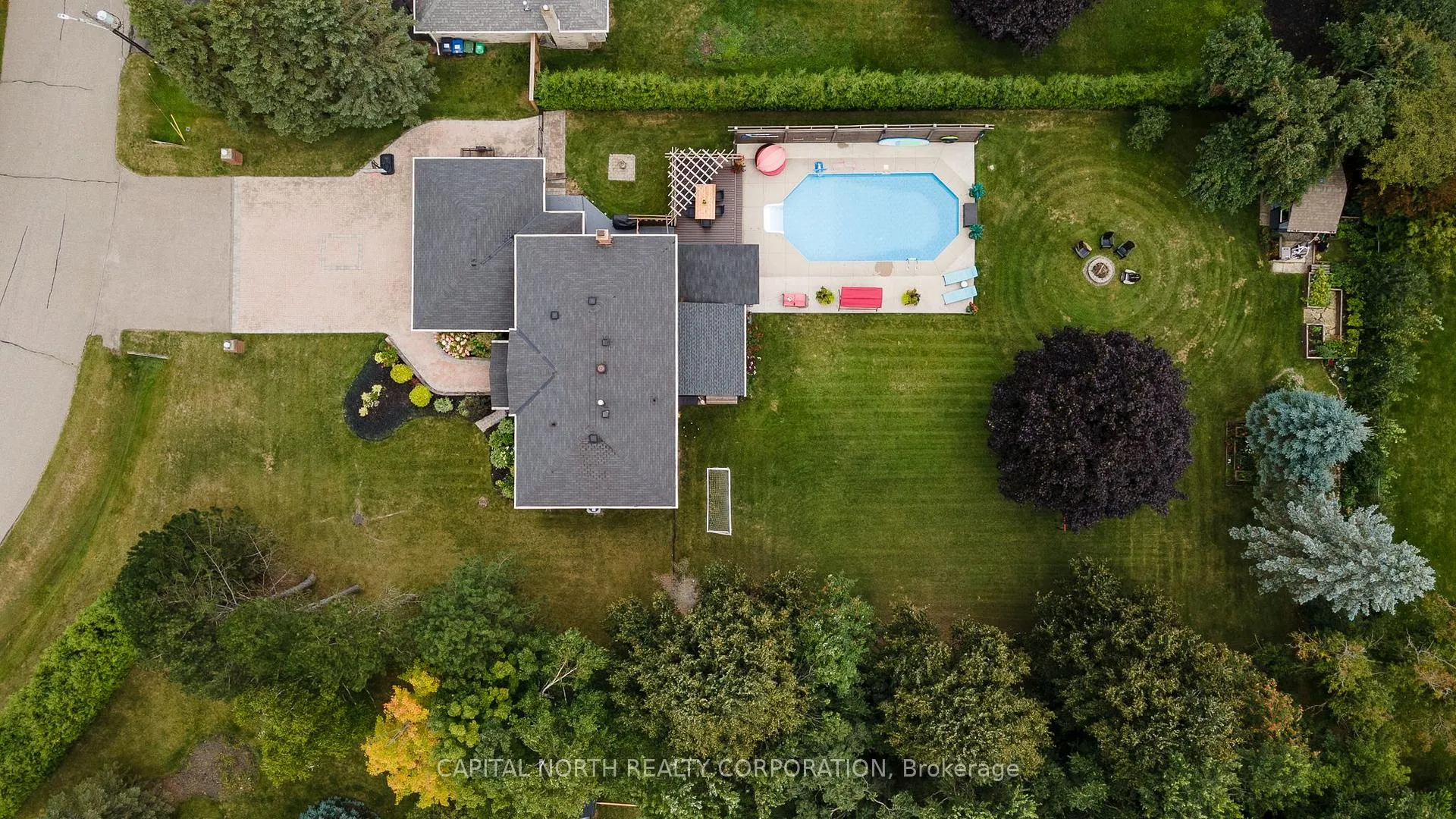 Photo 3 of 29 Hayleyvale Road, Caledon, Caledon Village — HOMEH